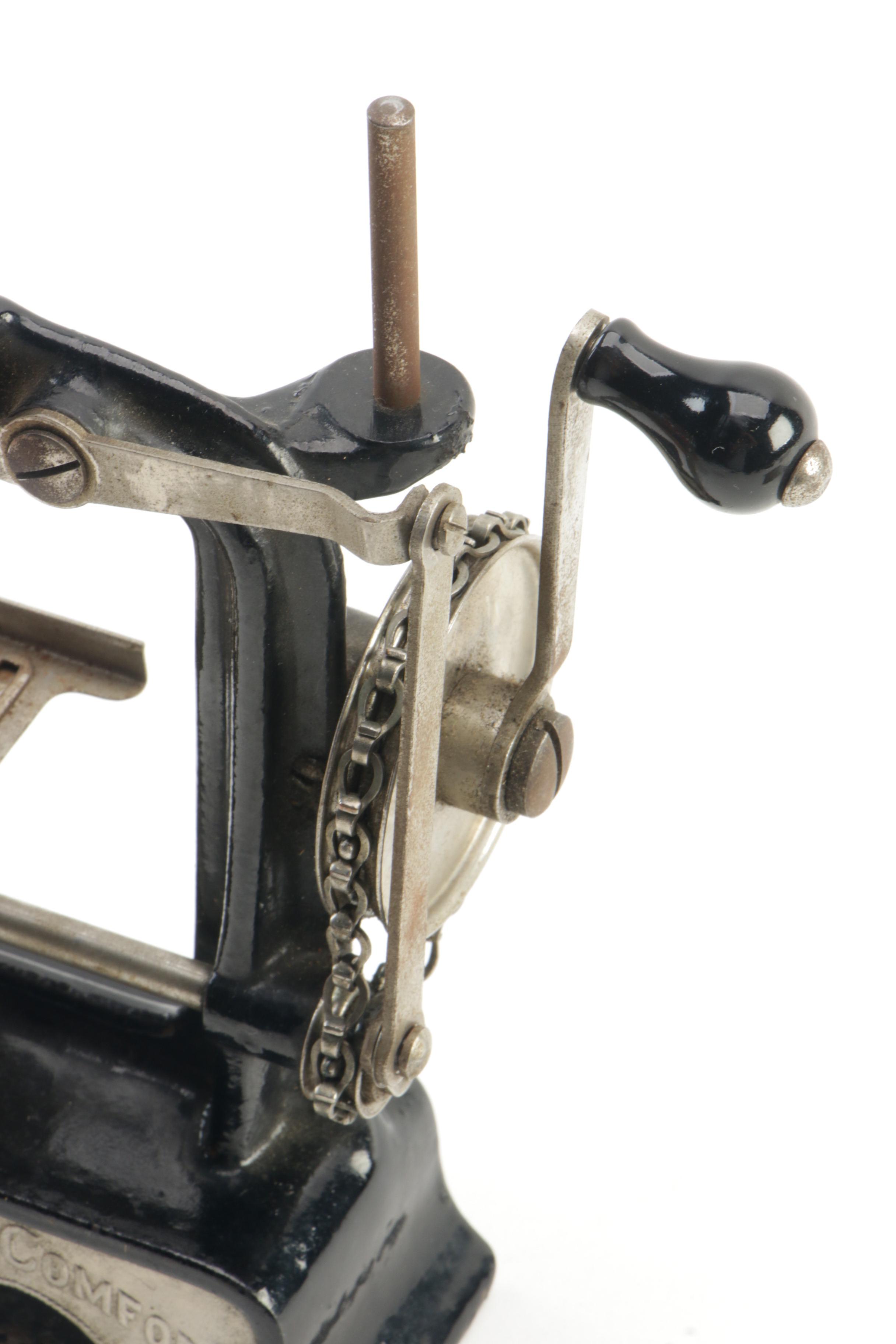 Smith & Egge Co. The Little Comfort Sewing Machine with Box