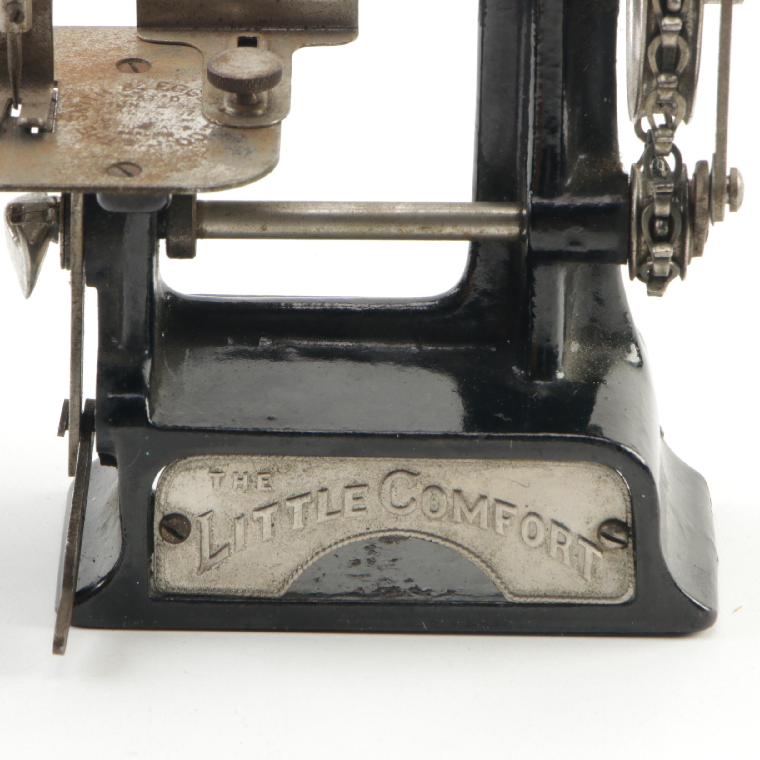 Smith & Egge Co. The Little Comfort Sewing Machine with Box