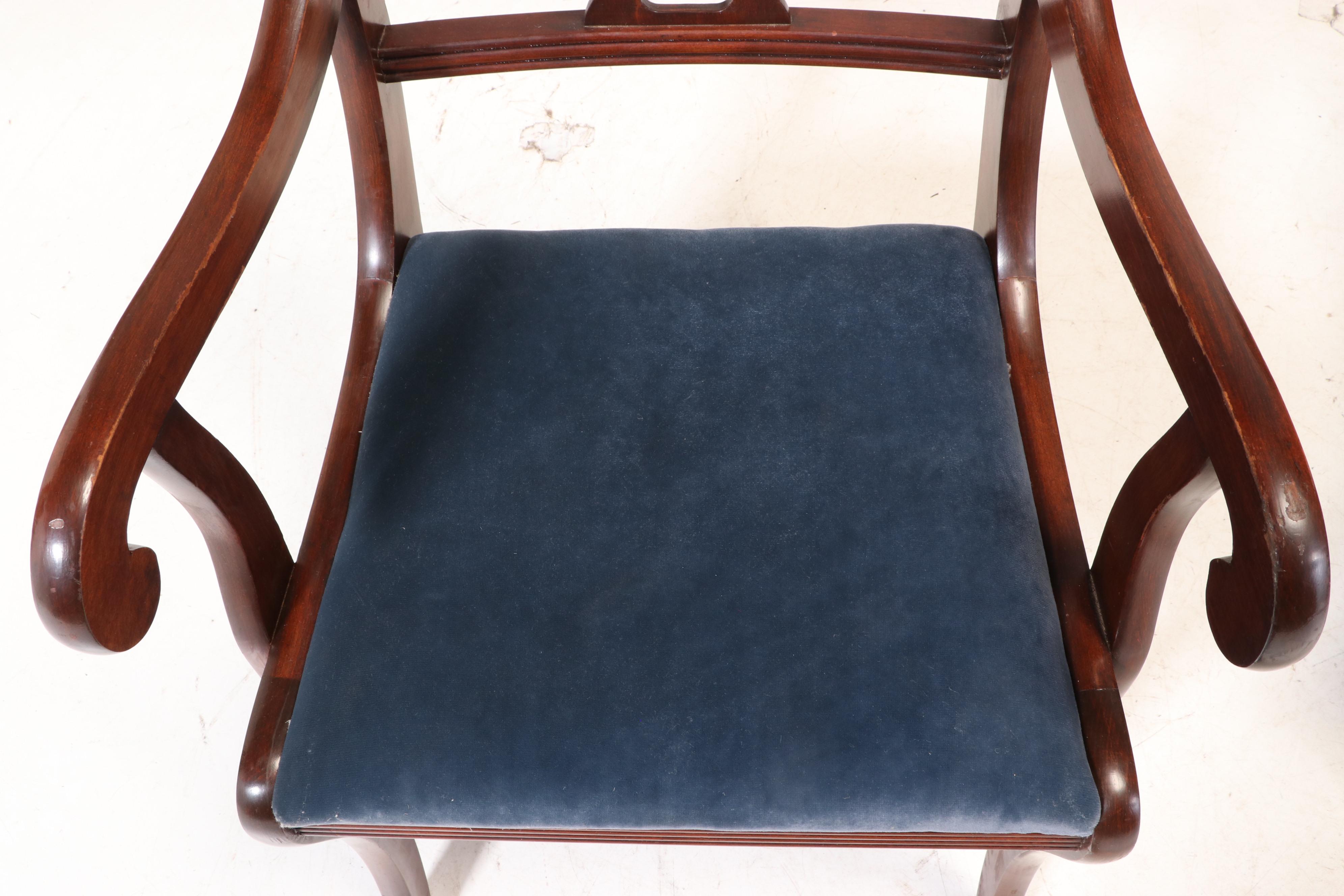 White Furniture Co. Classical Style Mahogany-Veneered and Stained Dining Suite