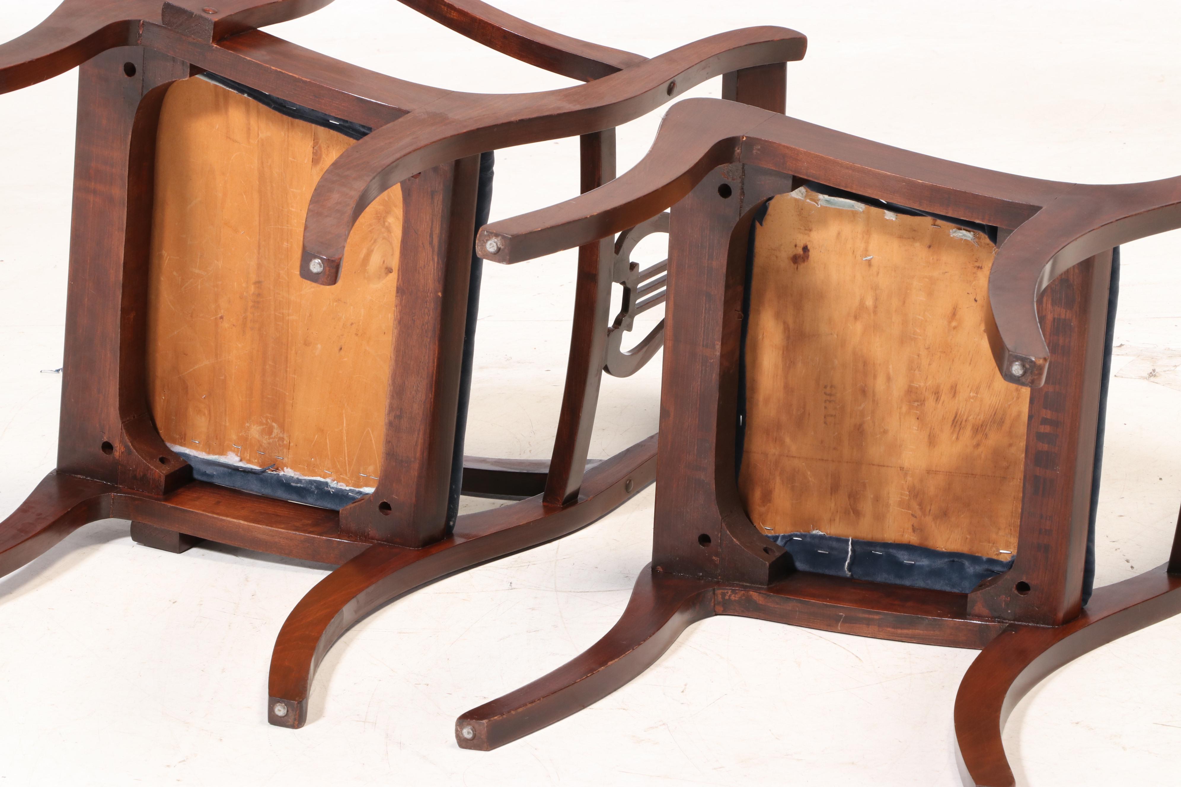 White Furniture Co. Classical Style Mahogany-Veneered and Stained Dining Suite