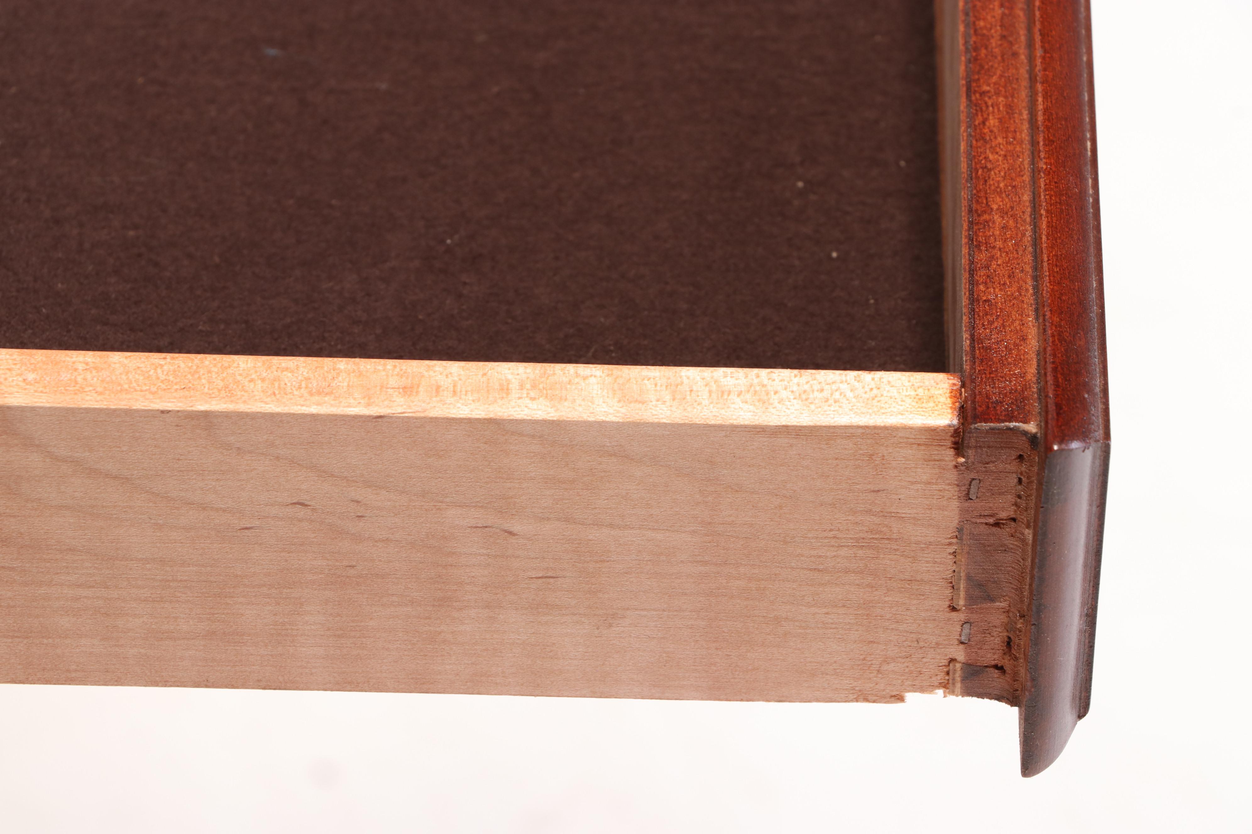 Stanley Chippendale Style "Stoneleigh" Eleven-Piece Mahogany Dining Set