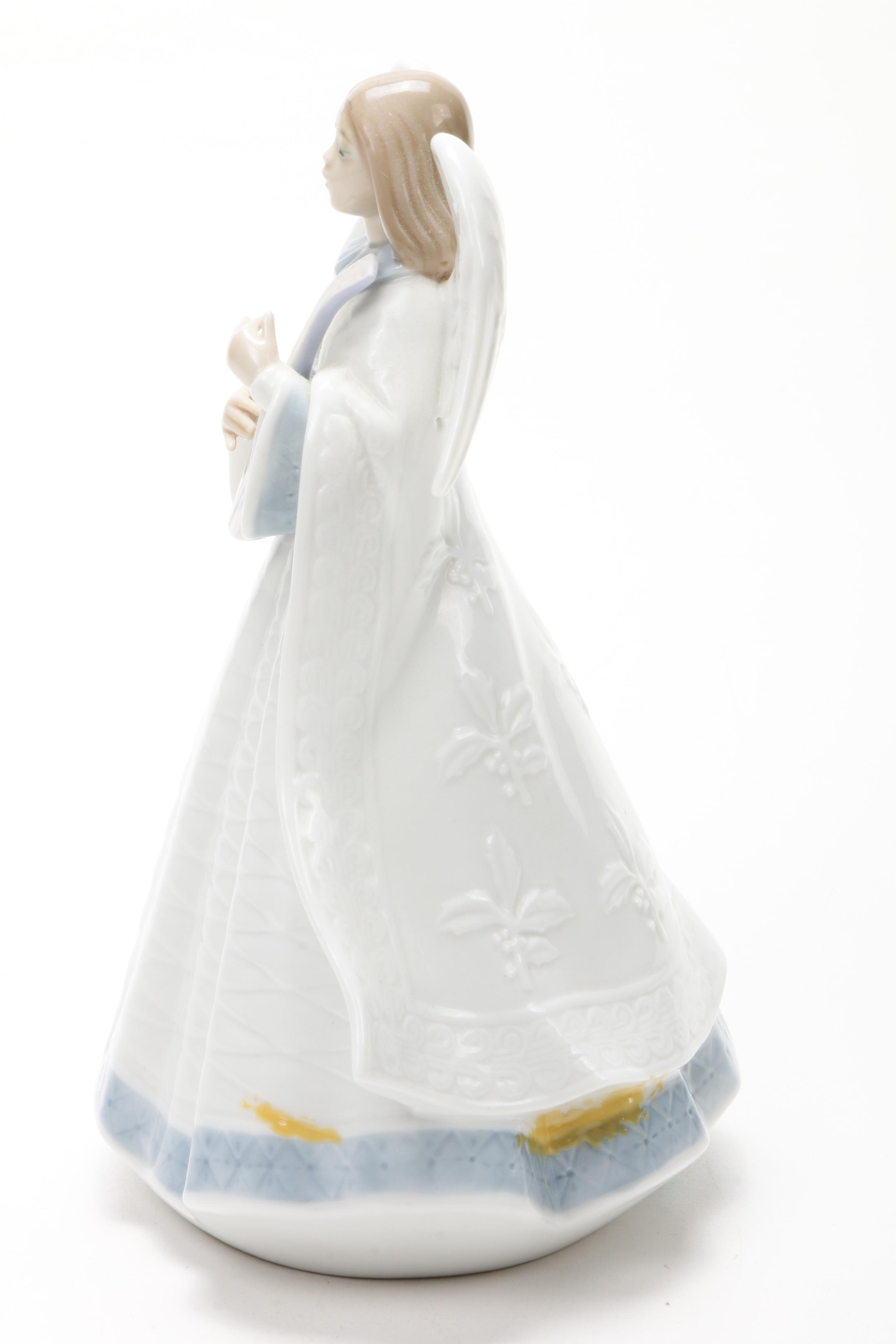 Lladró "Angelic Melody" Porcelain Angel Figurine Designed by Francisco Catalá