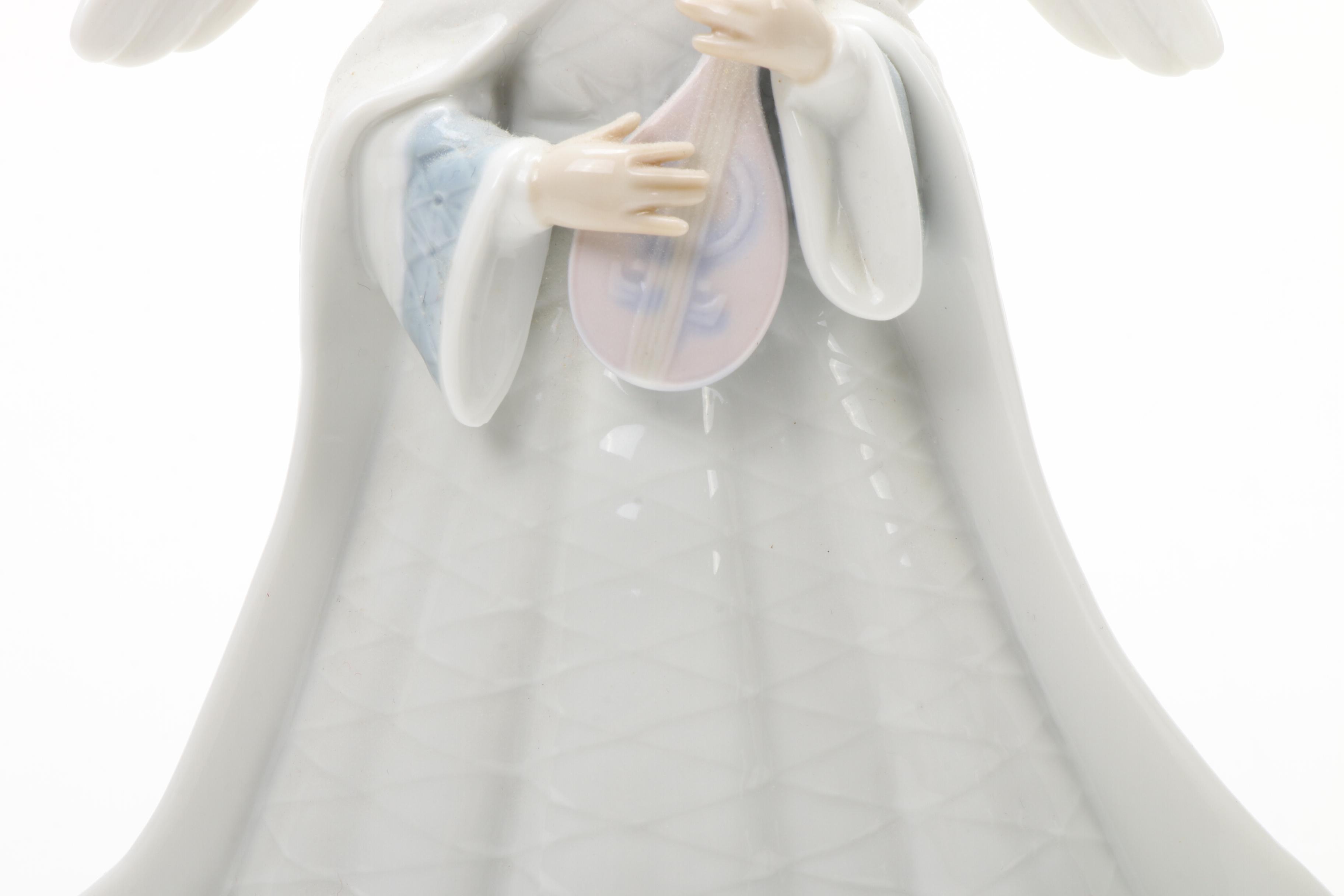Lladró "Angelic Melody" Porcelain Angel Figurine Designed by Francisco Catalá