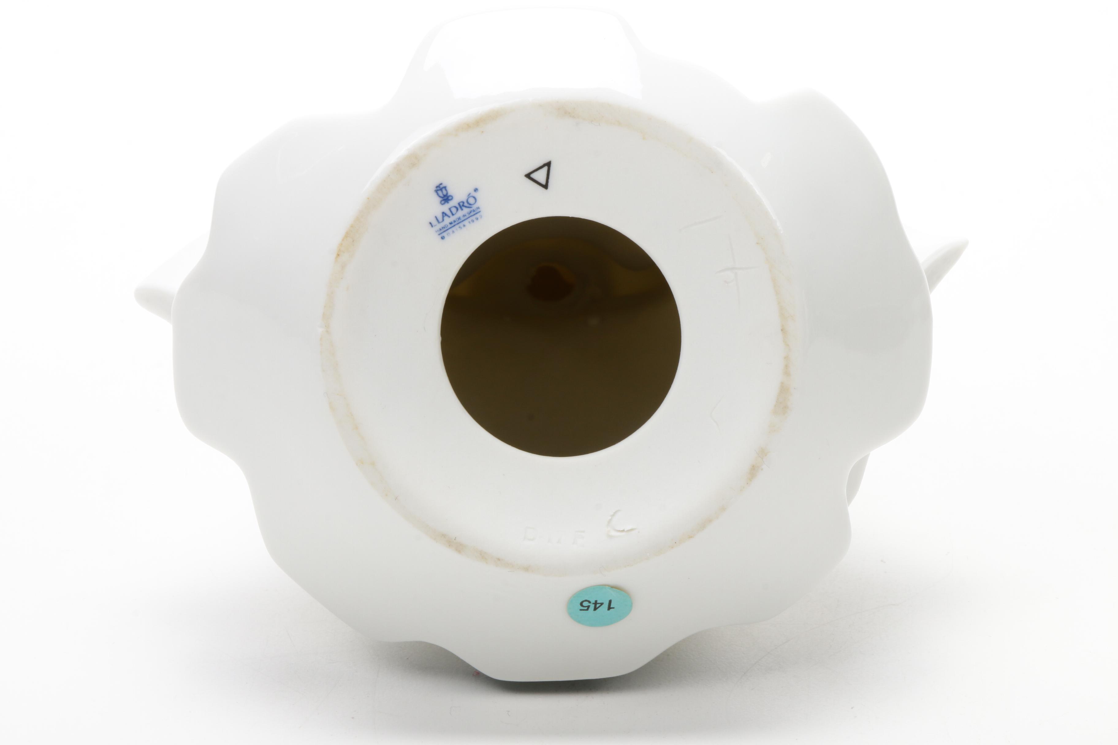 Lladró "Angelic Melody" Porcelain Angel Figurine Designed by Francisco Catalá