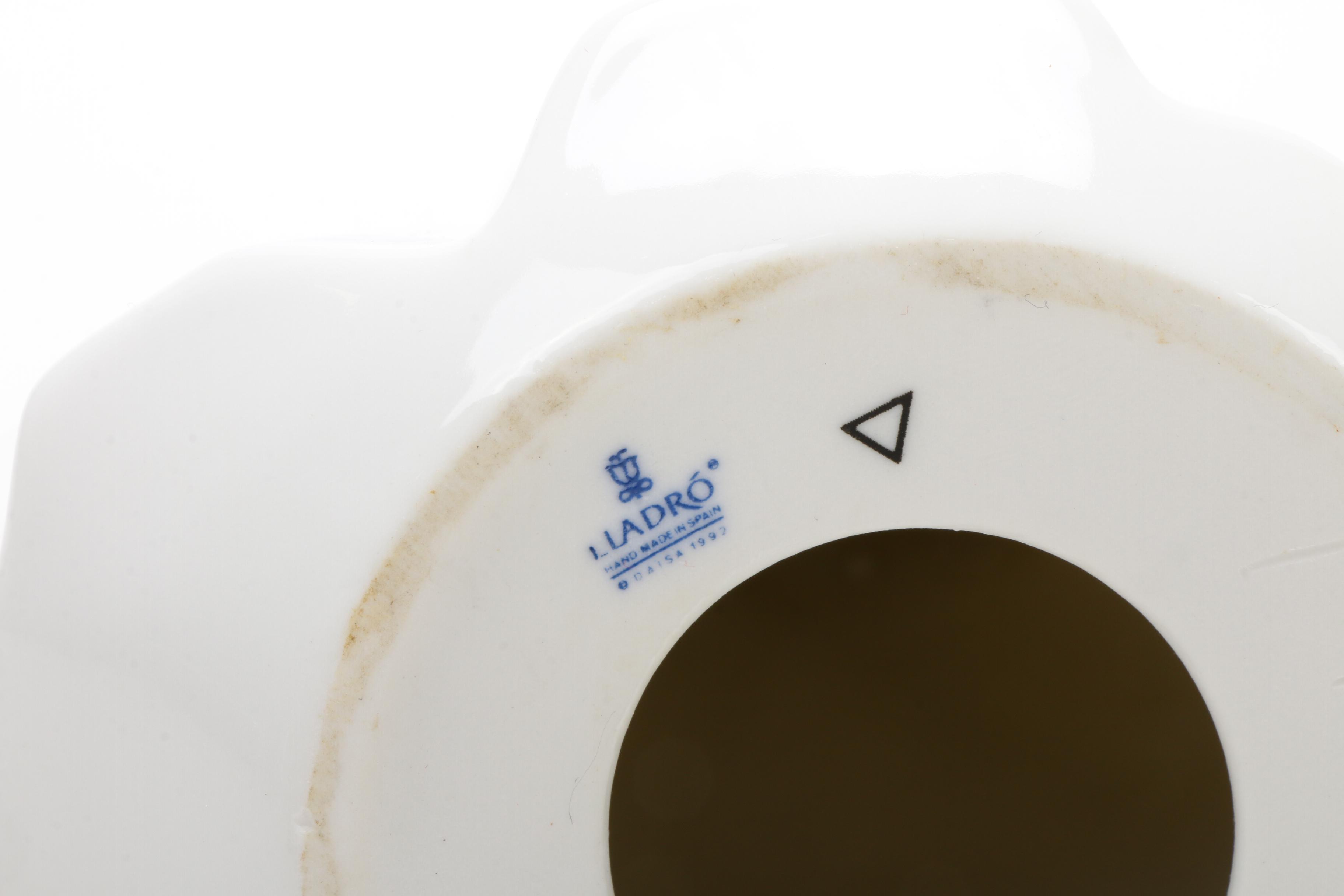 Lladró "Angelic Melody" Porcelain Angel Figurine Designed by Francisco Catalá