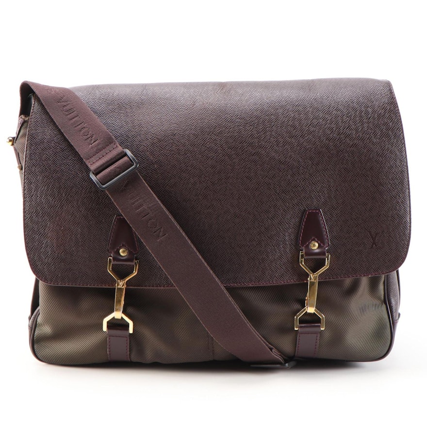Louis Vuitton Dersou Messenger Bag in Taiga Leather and Nylon Canvas