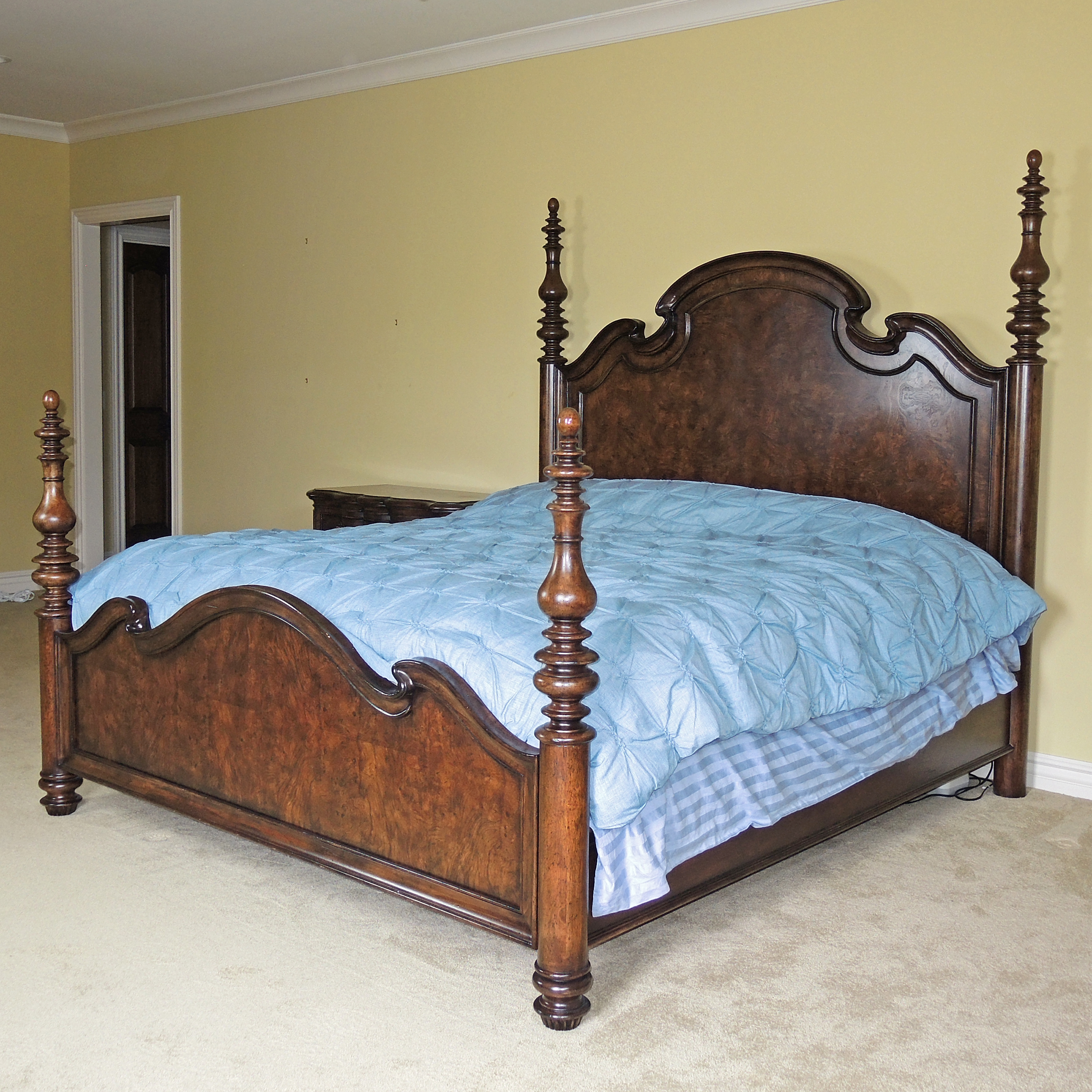 Thomasville "Hills of Tuscany" King Size Four Poster Bed