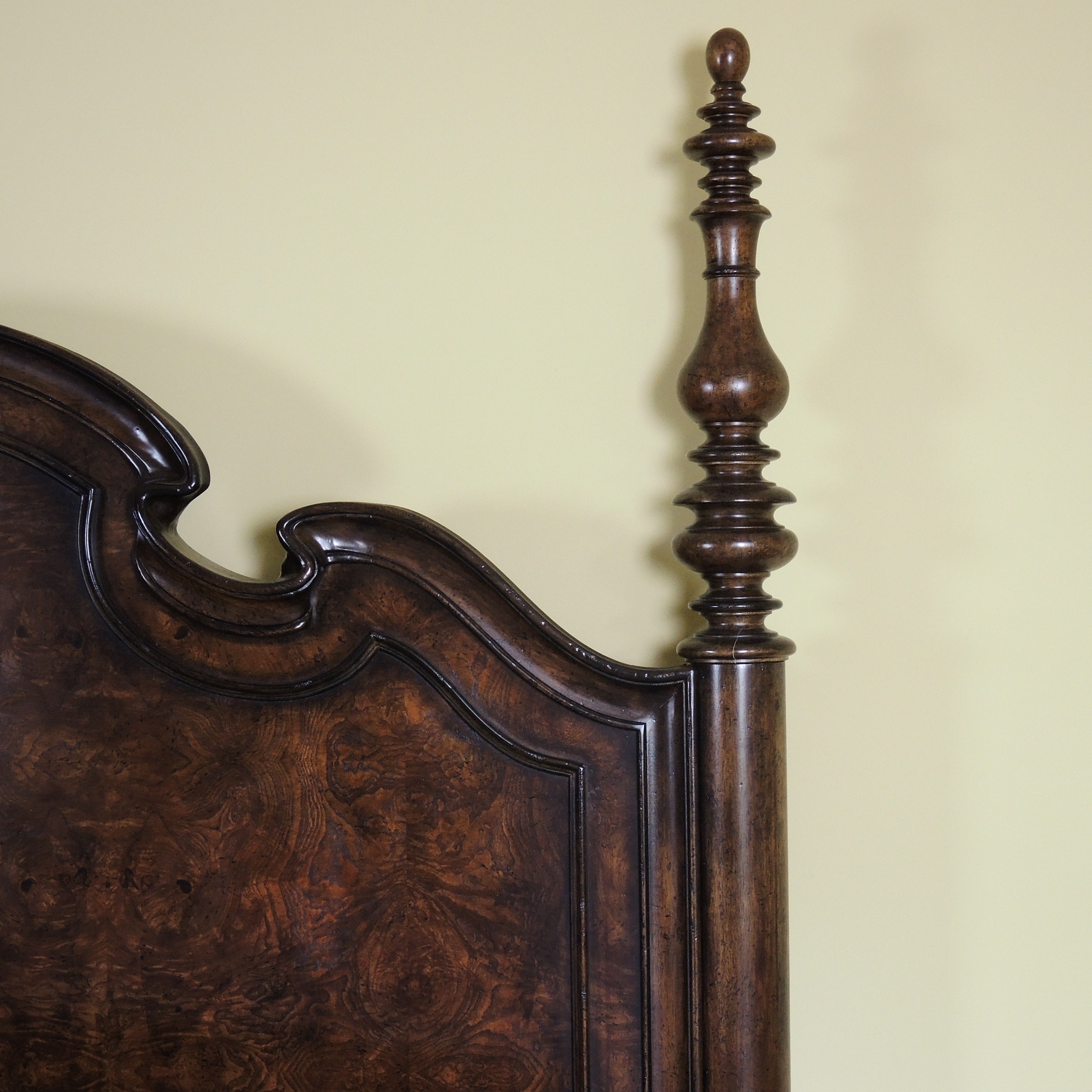 Thomasville "Hills of Tuscany" King Size Four Poster Bed