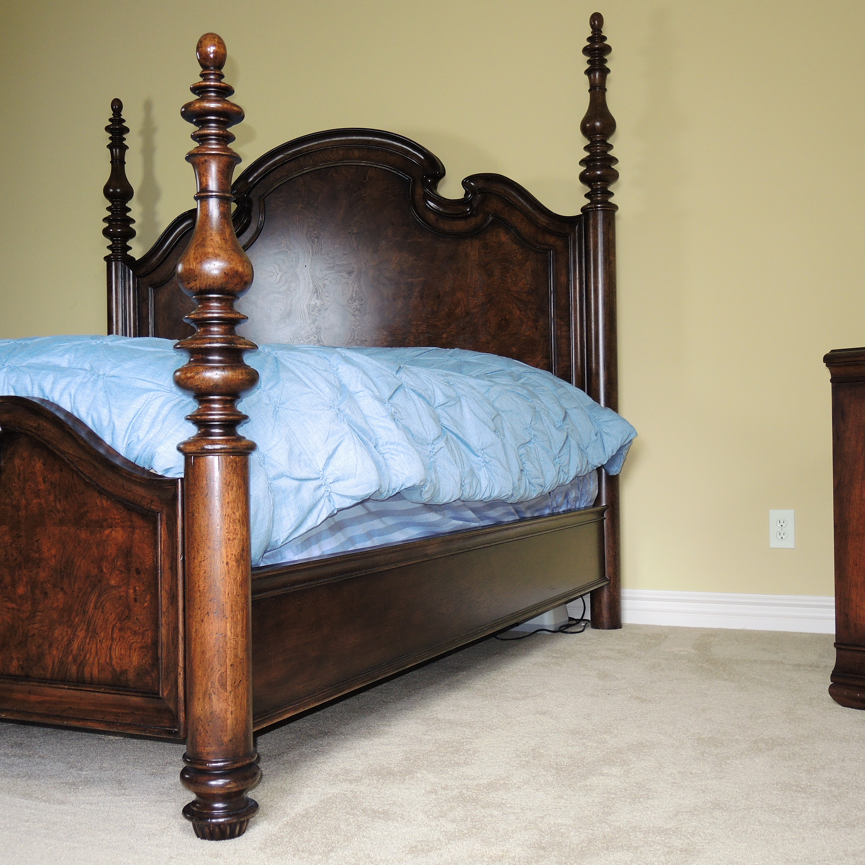 Thomasville "Hills of Tuscany" King Size Four Poster Bed