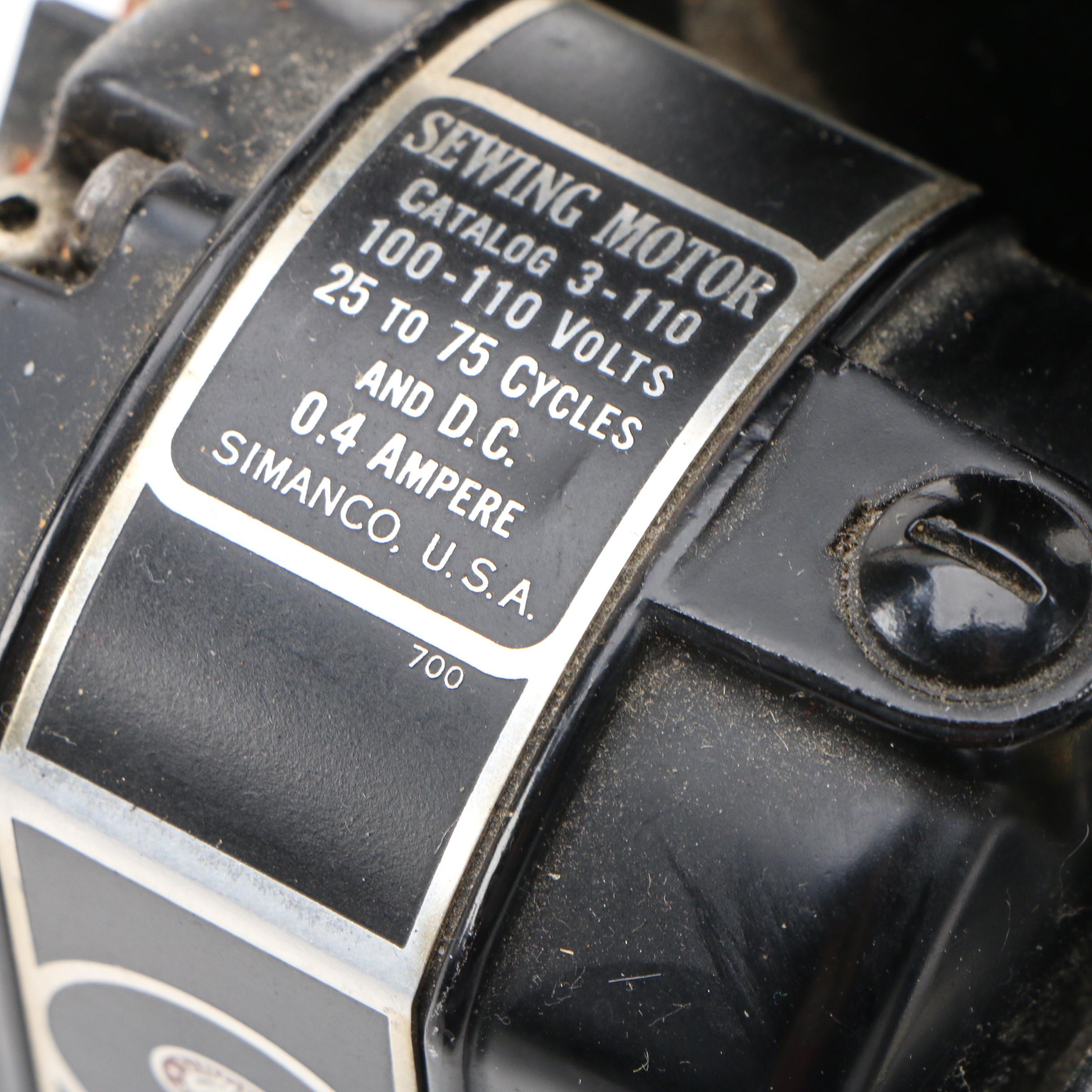 Singer Featherweight 221 Sewing Machine with Case, Early to Mid-20th Century