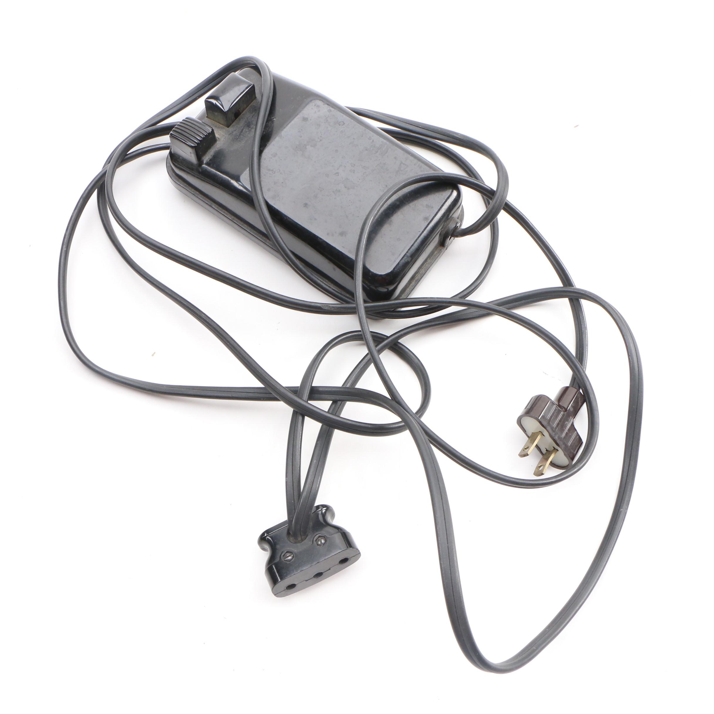 Singer Featherweight 221 Sewing Machine with Case, Early to Mid-20th Century