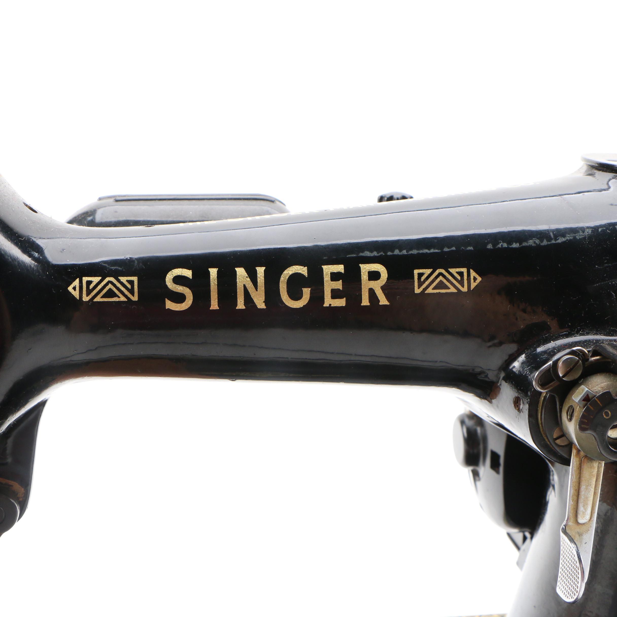 Singer Model 206 Sewing Machine, Mid-20th Century