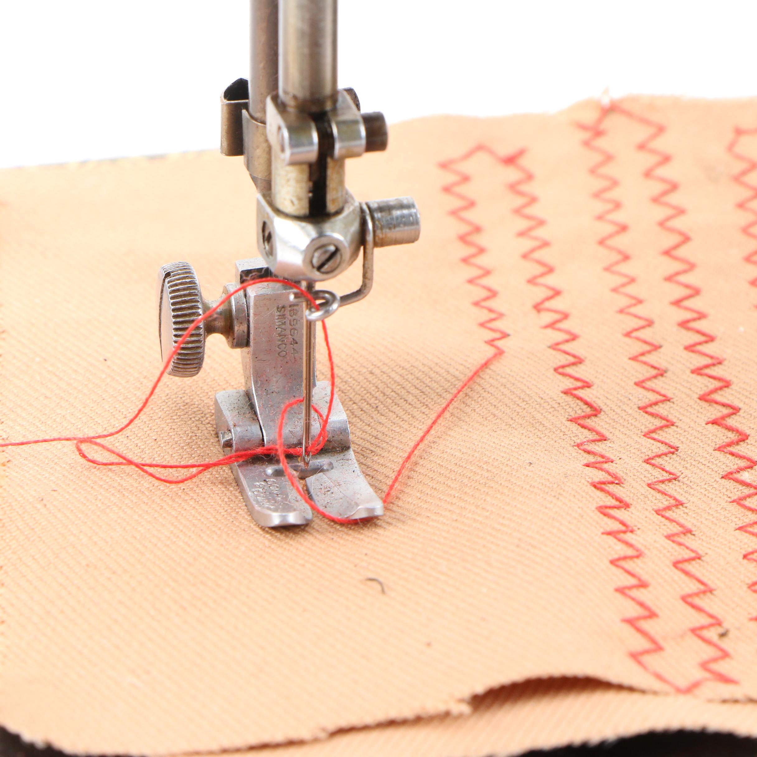 Singer Model 206 Sewing Machine, Mid-20th Century