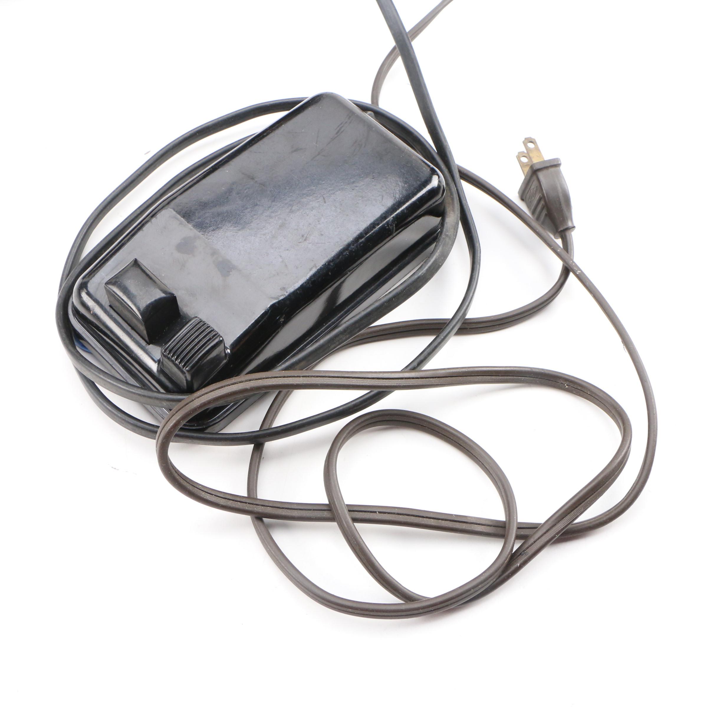 Singer Model 206 Sewing Machine, Mid-20th Century