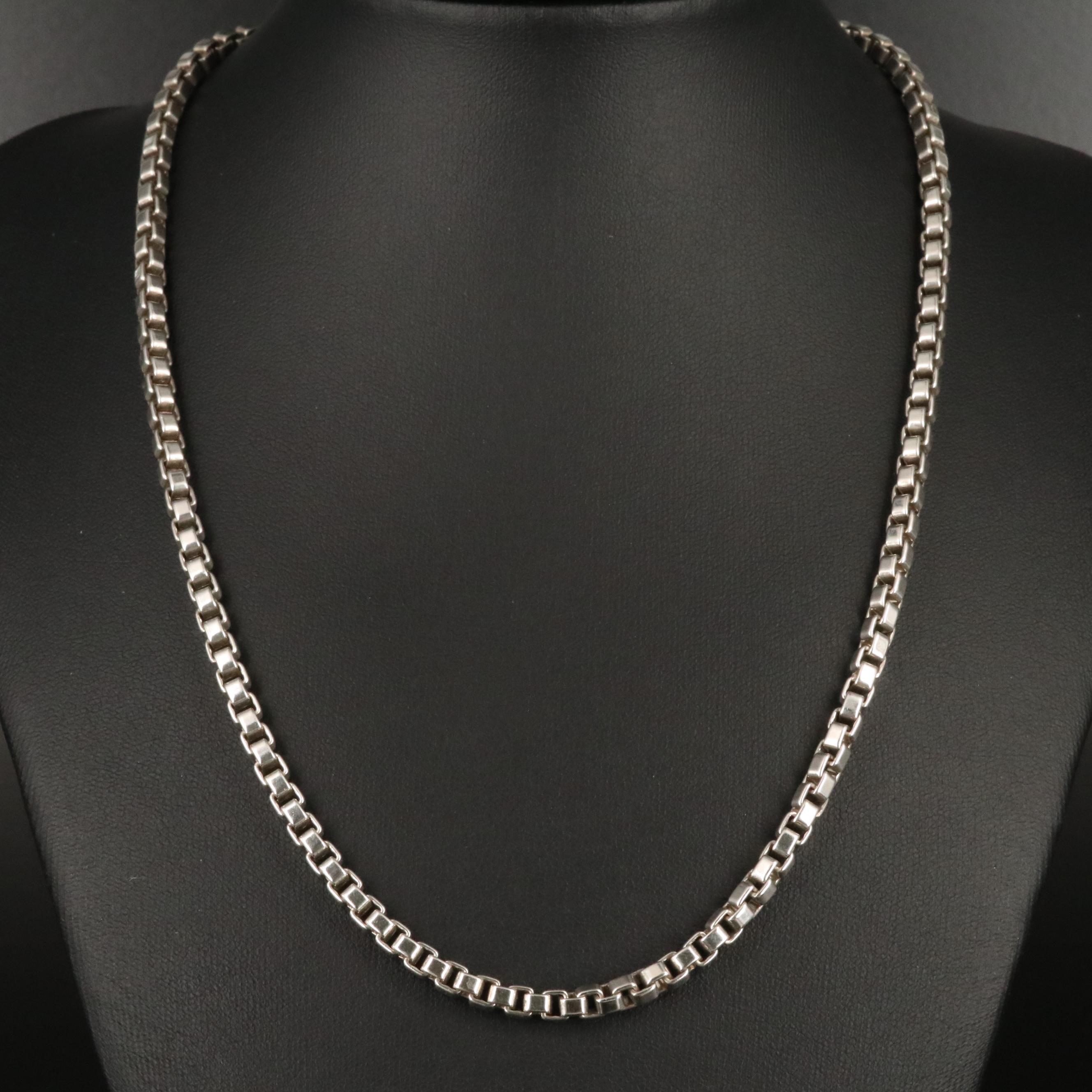 Tiffany & Co Sterling Venetian Link Chain with Pouch