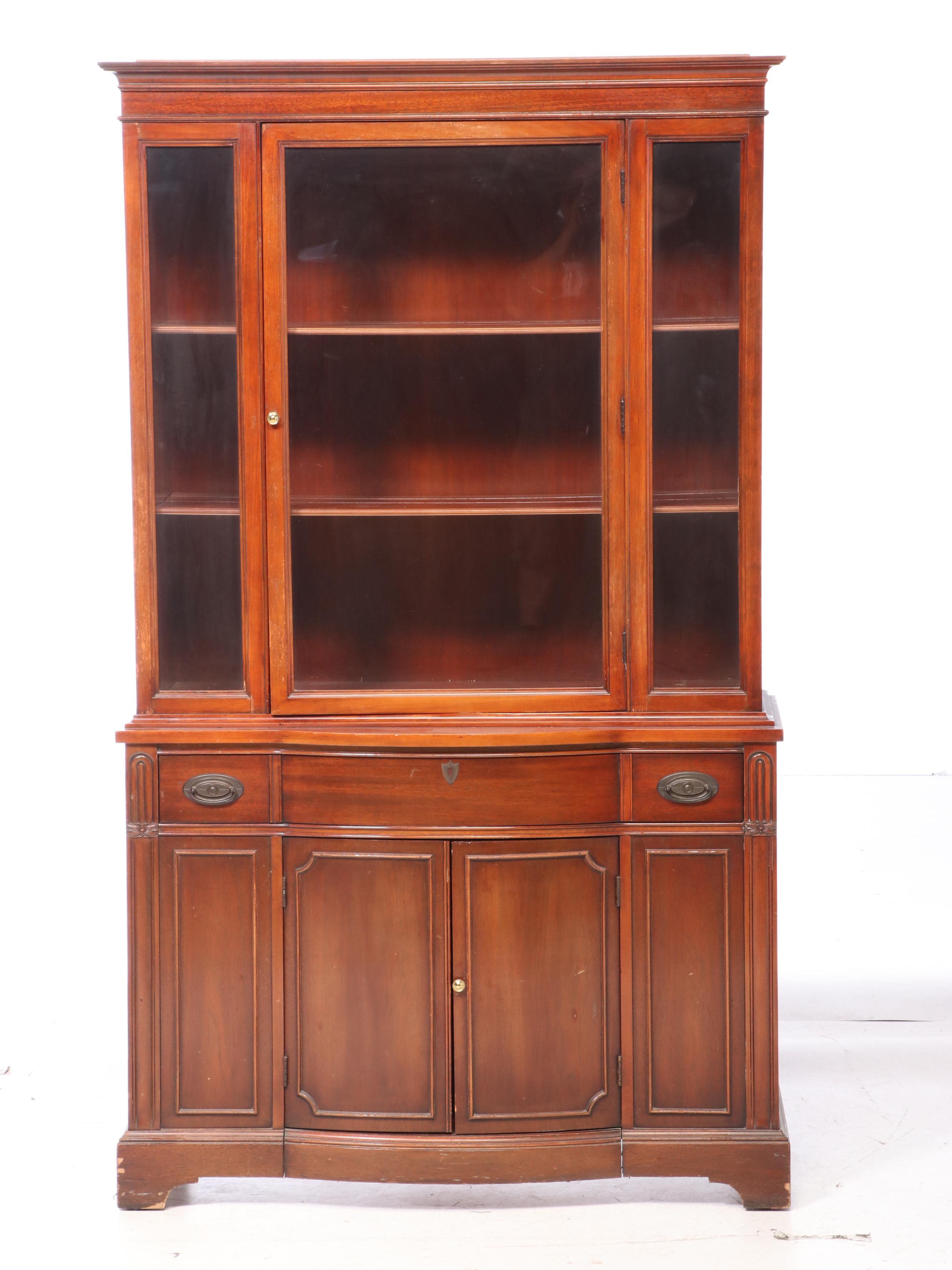 Bernhardt Furniture Duncan Phyfe Style Mahogany China Cabinet