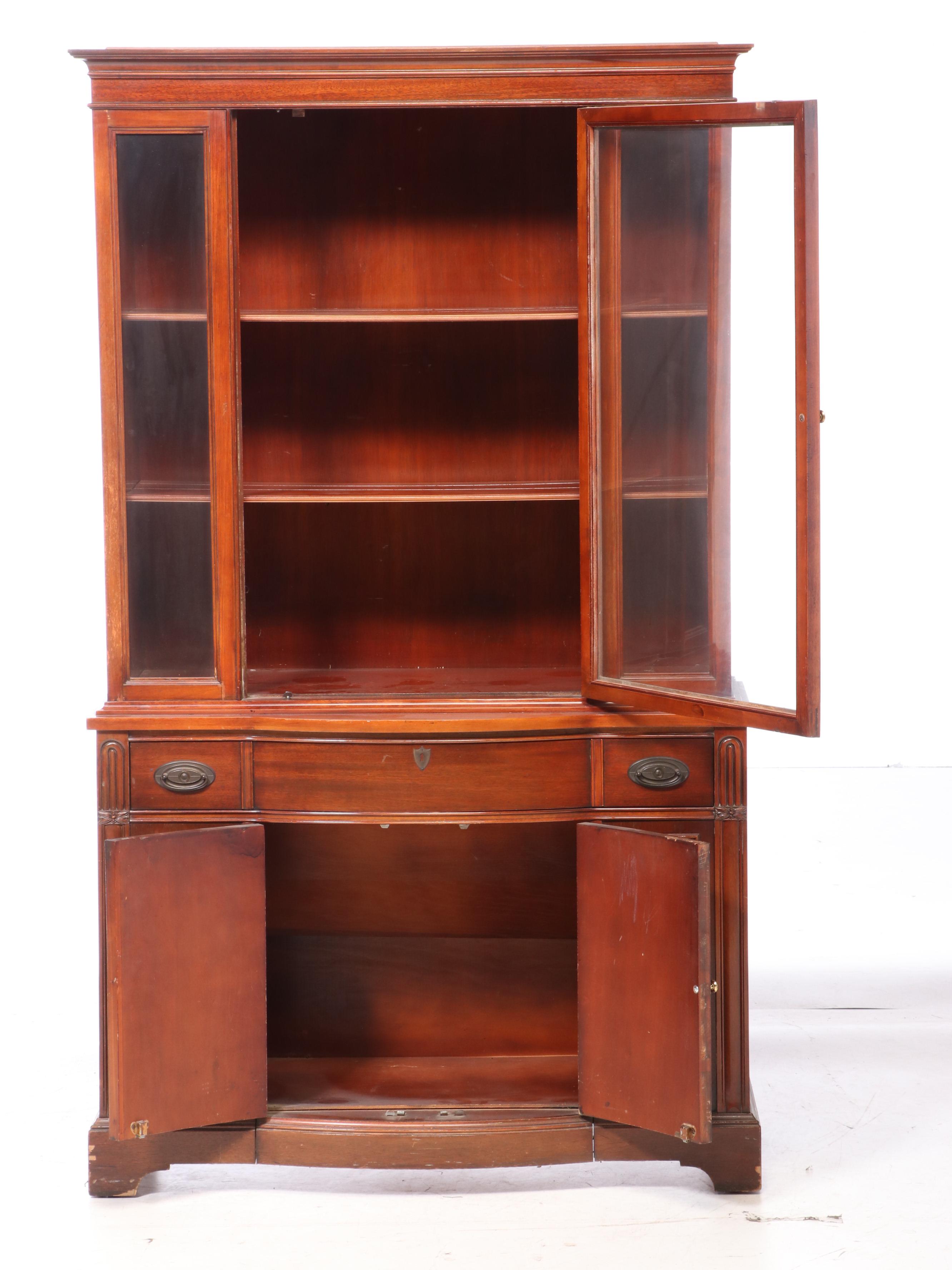 Bernhardt Furniture Duncan Phyfe Style Mahogany China Cabinet