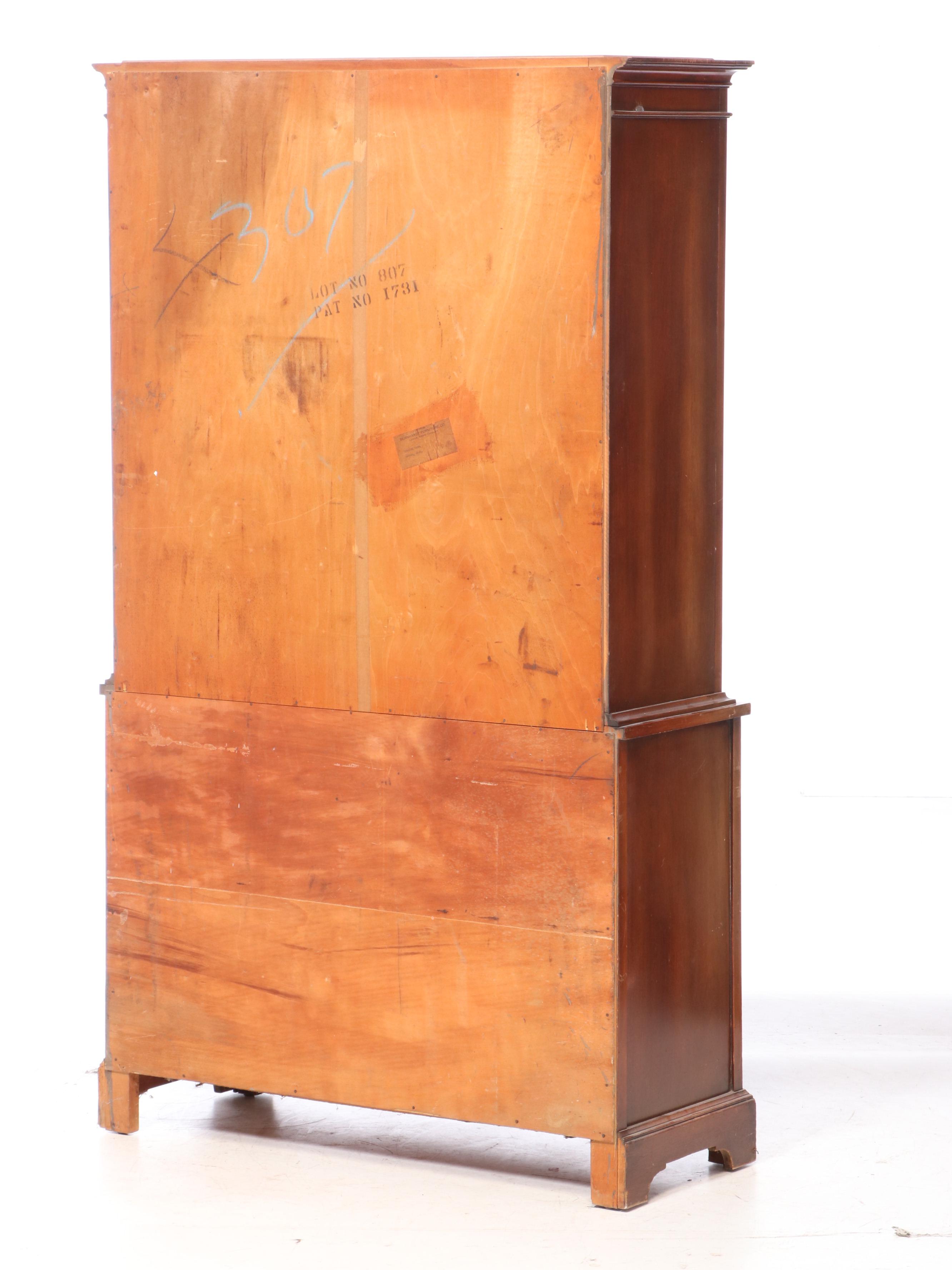 Bernhardt Furniture Duncan Phyfe Style Mahogany China Cabinet