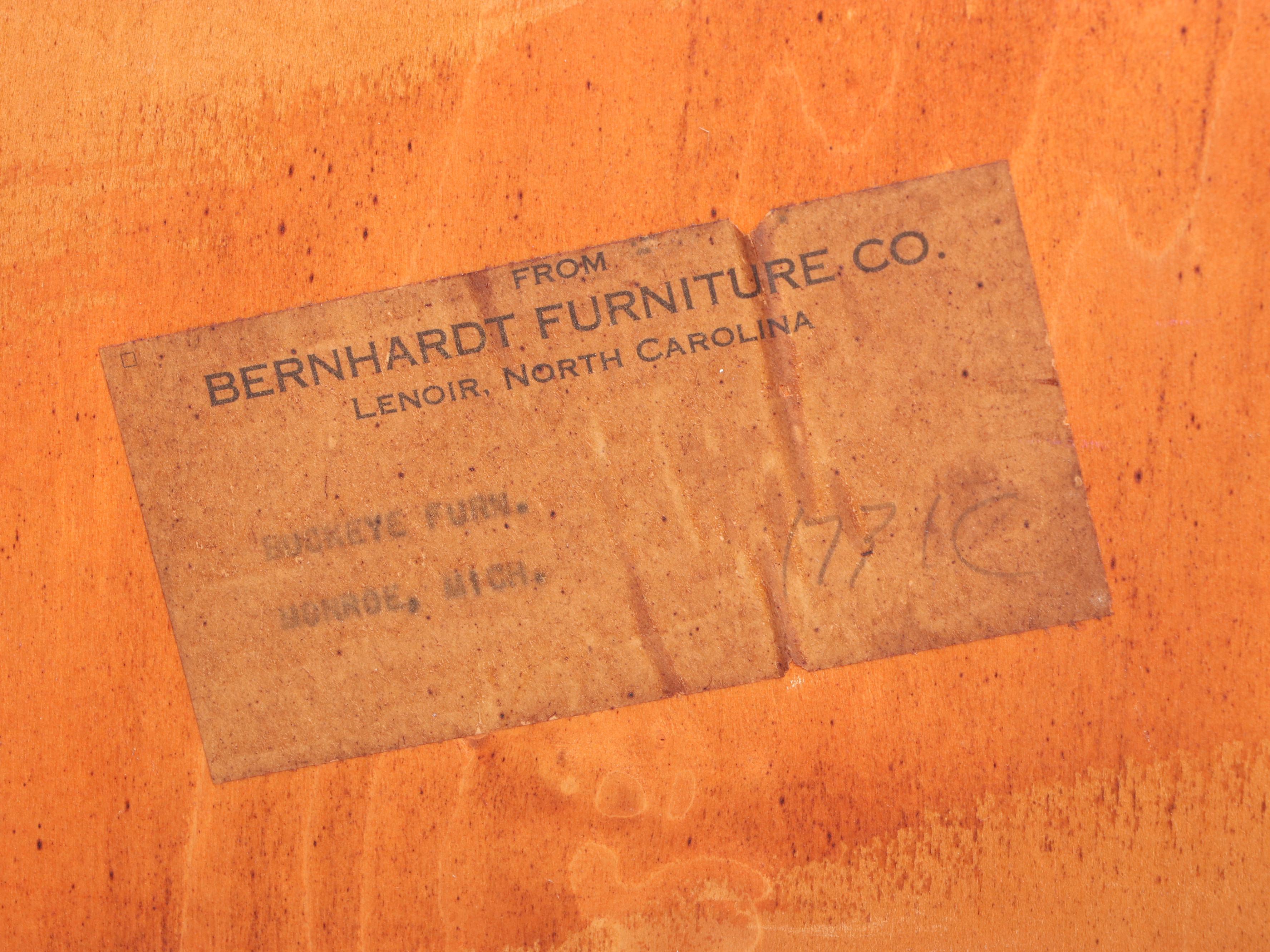 Bernhardt Furniture Duncan Phyfe Style Mahogany China Cabinet