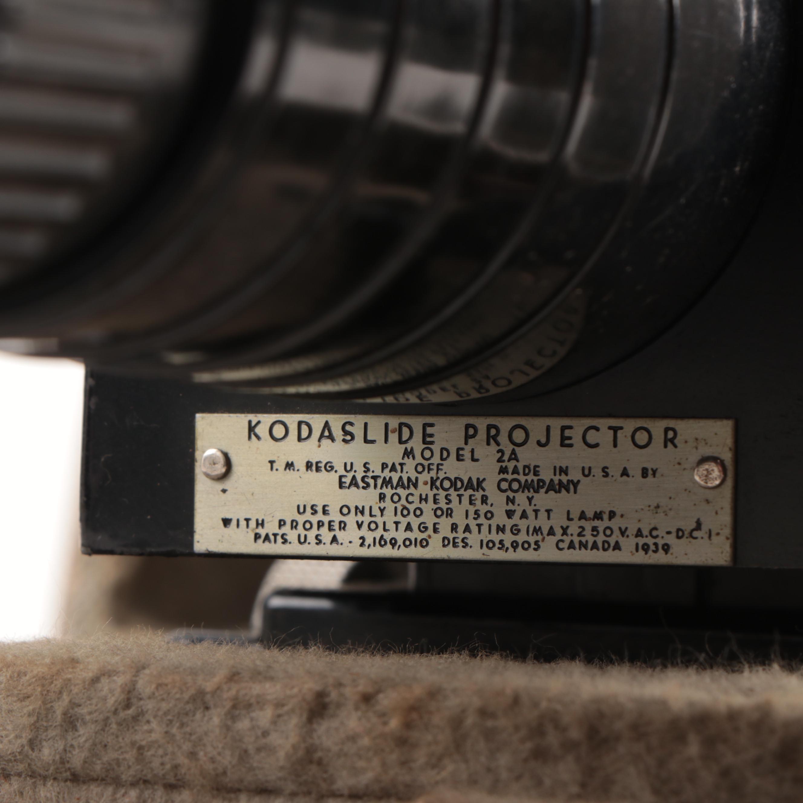 Kodak Kodaslide Model 2A Projector with Case and Bellingrath Gardens Slides