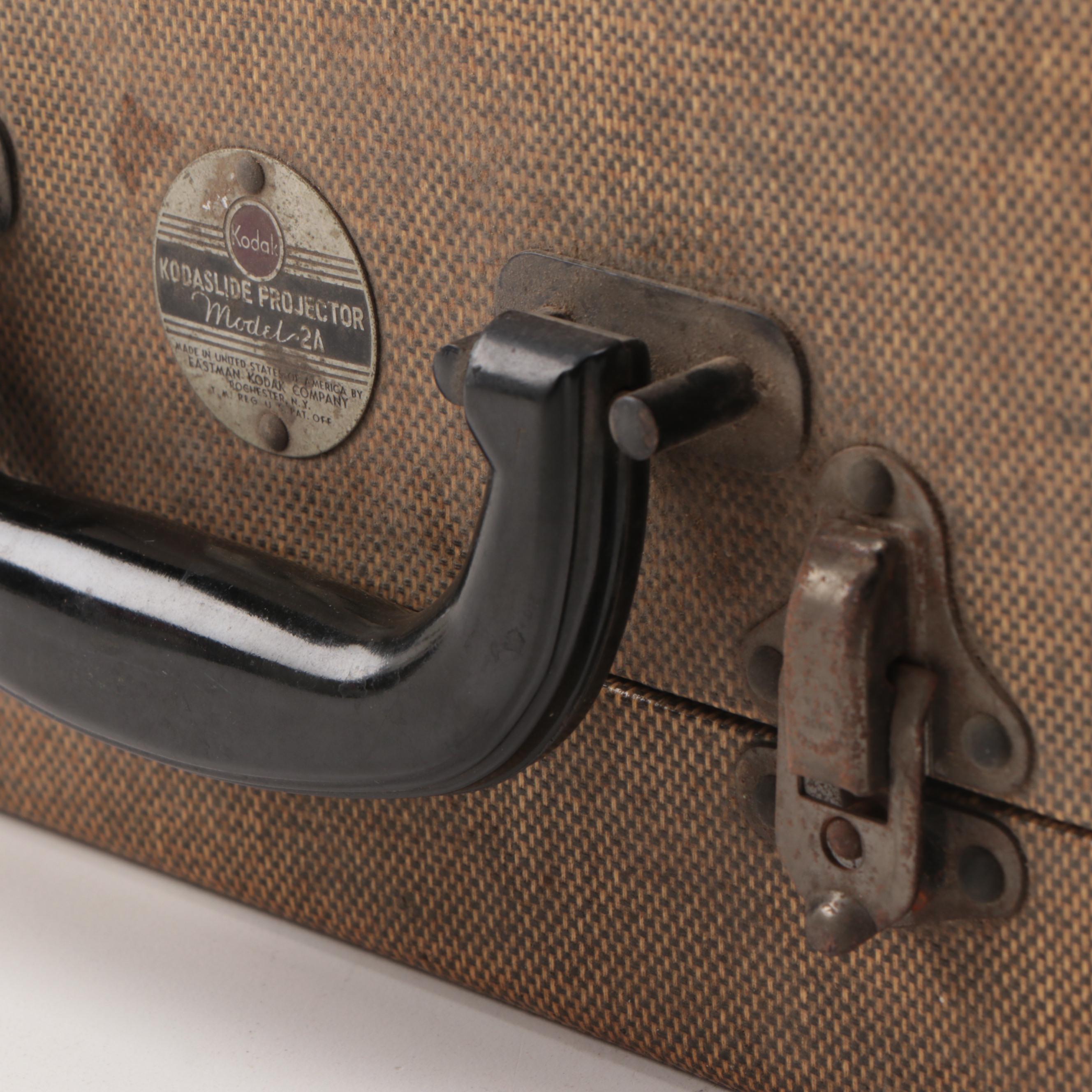 Kodak Kodaslide Model 2A Projector with Case and Bellingrath Gardens Slides