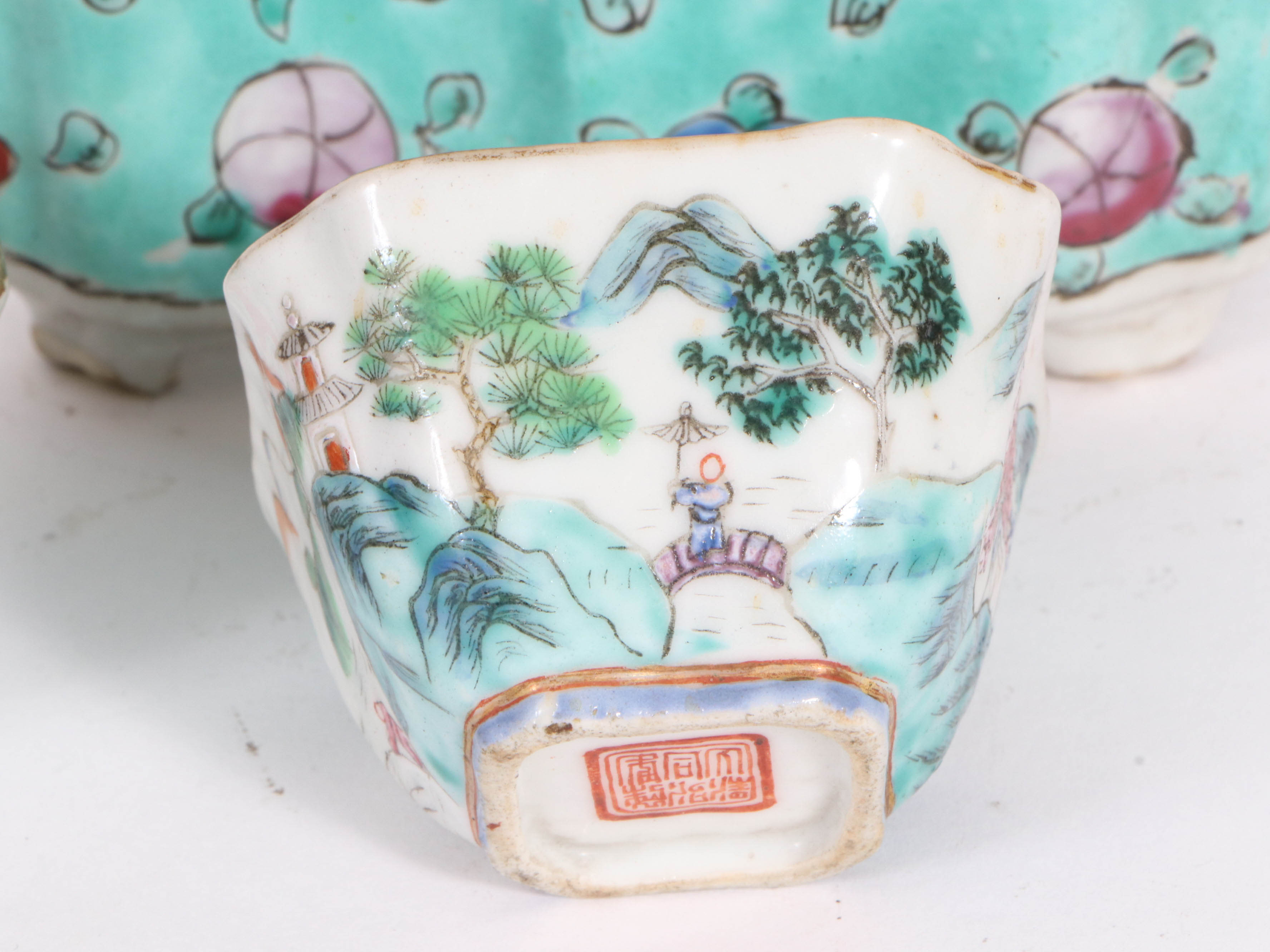 Tongzhi Dynasty Tea Bowls with Aqua Glaze Enameled Tea Caddy