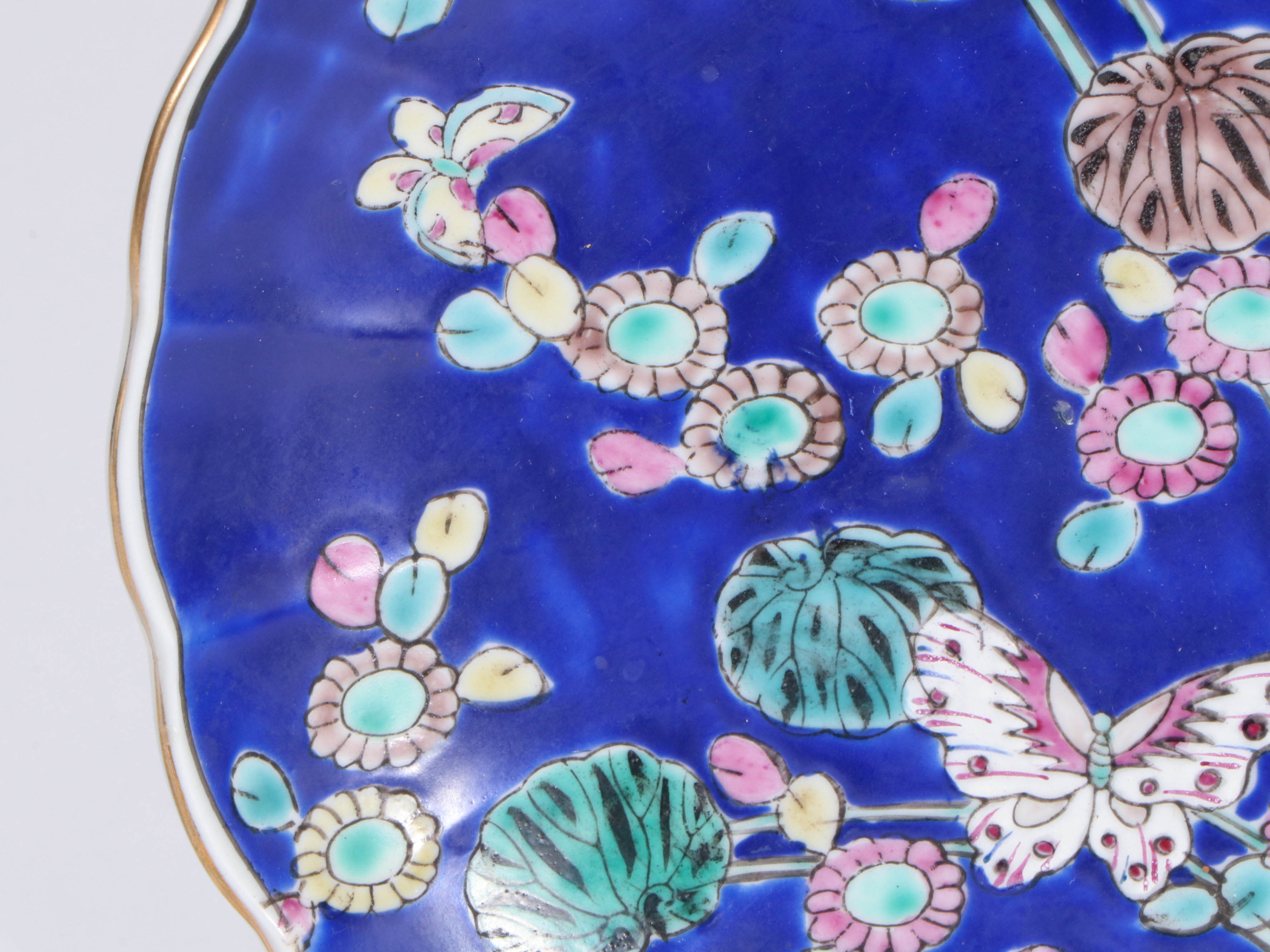 Japanese Gold Imari Hand-Painted Porcelain Floral Plate