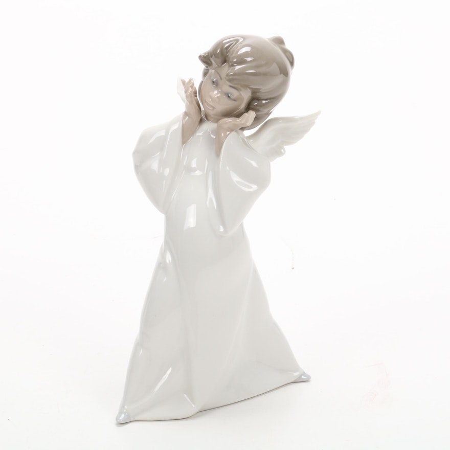 Lladró "Mime Angel" Porcelain Figurine Designed by Salvador Debón