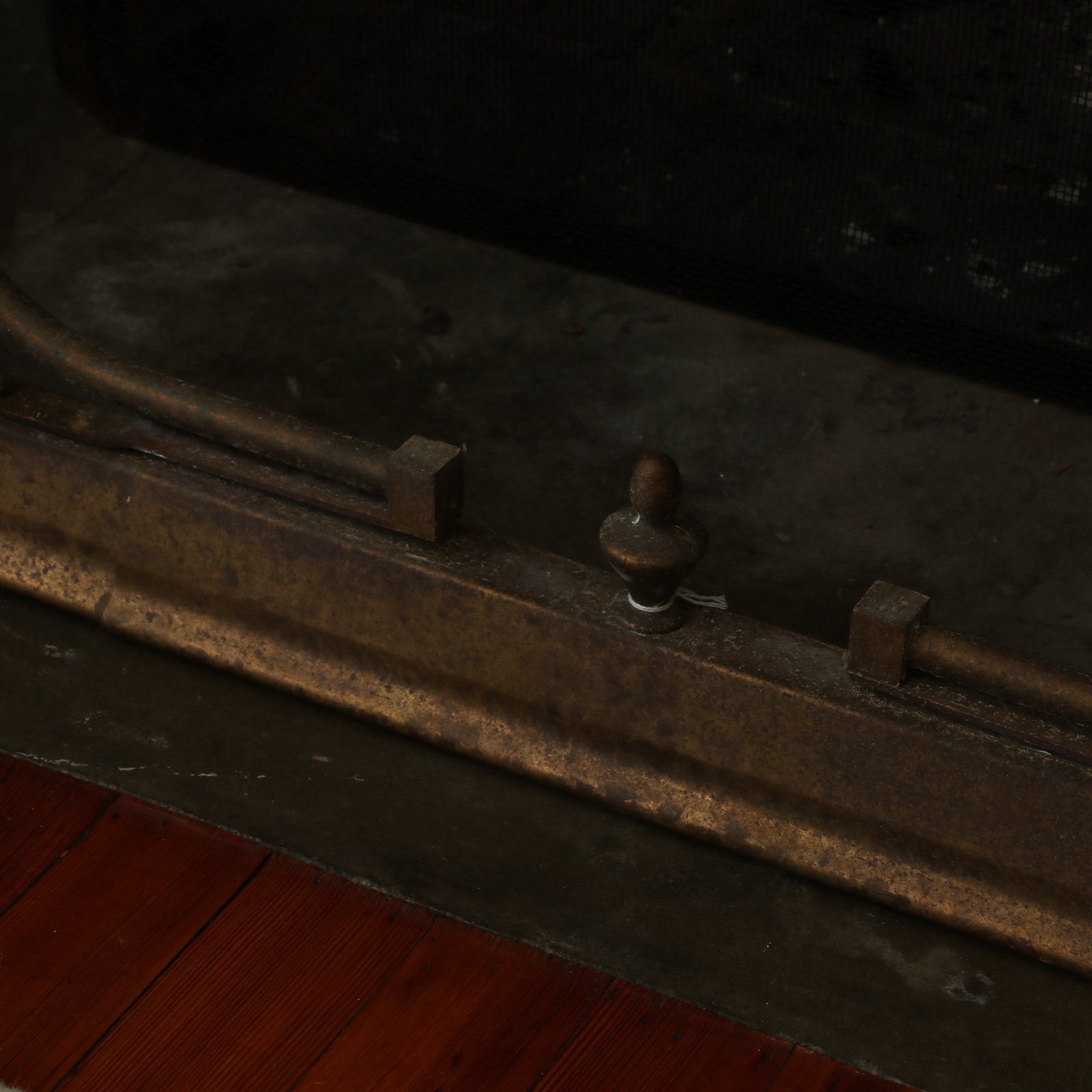 Adjustable Fireplace Fender