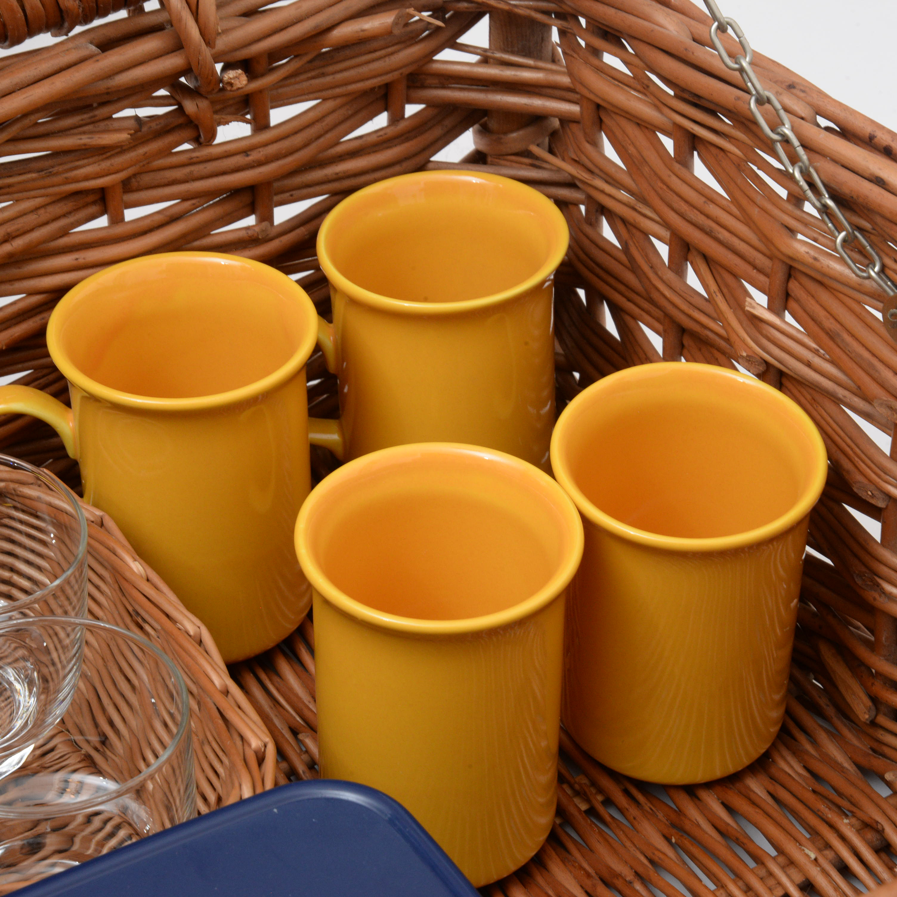 Optima England Wicker Picnic Basket with Place Settings and Food Storage