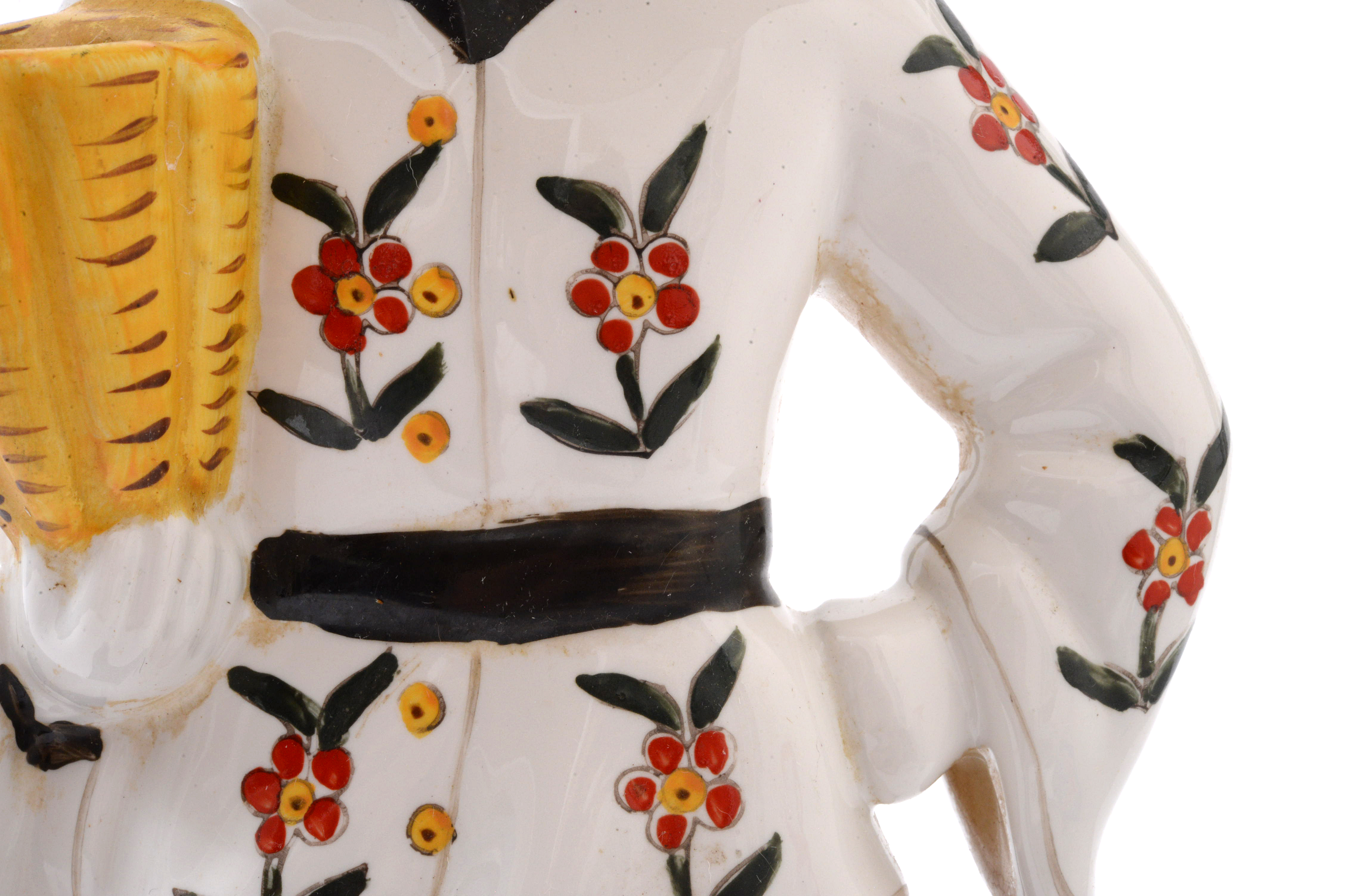 Chinoiserie Figural Porcelain Table Lamp