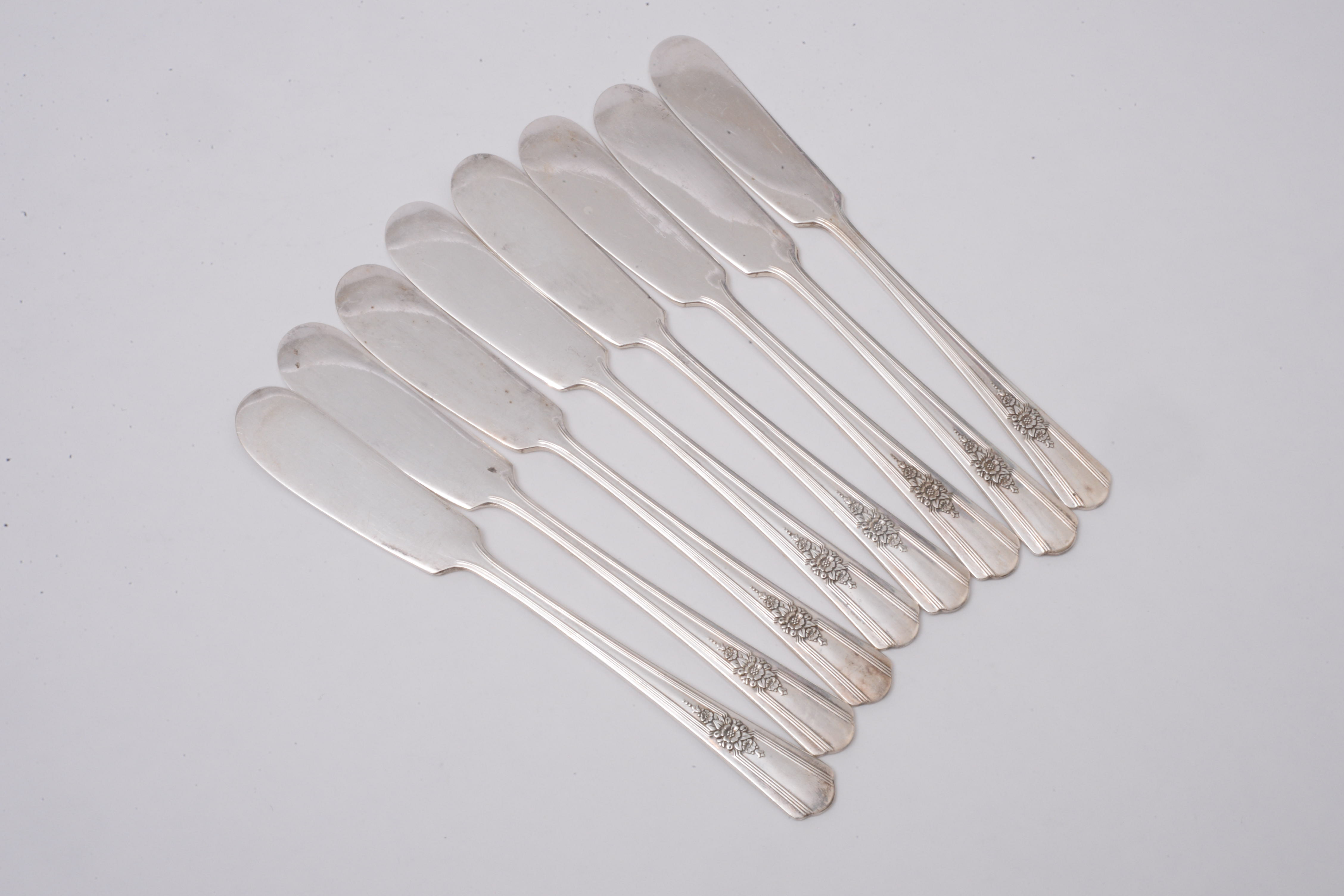 Wm Rogers "Desire" Silver Plate Flatware