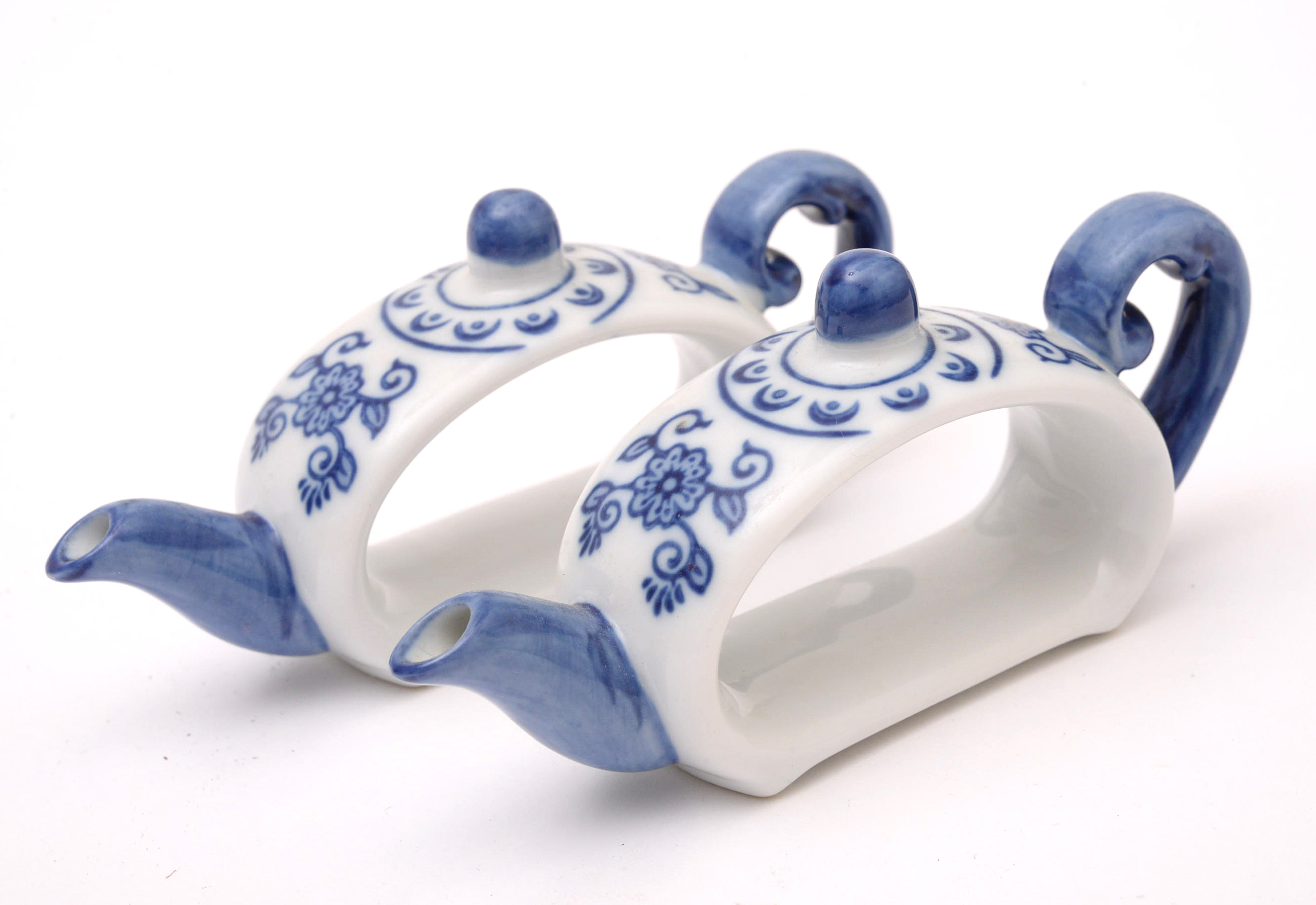 Chinese Hand-Painted Porcelain Napkin Rings, Knife Rests and Salts
