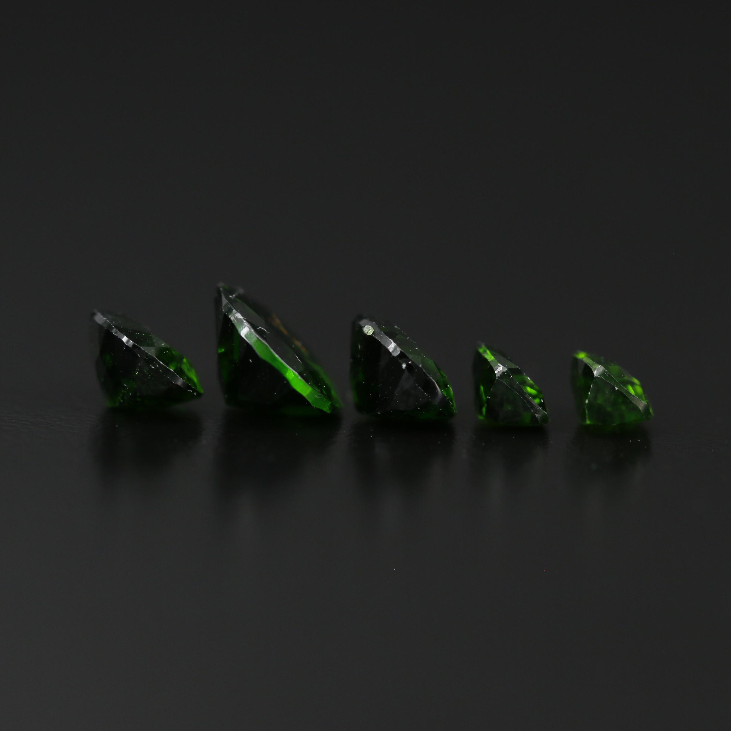 Loose 9.04 CTW Mixed Cut Diopsides