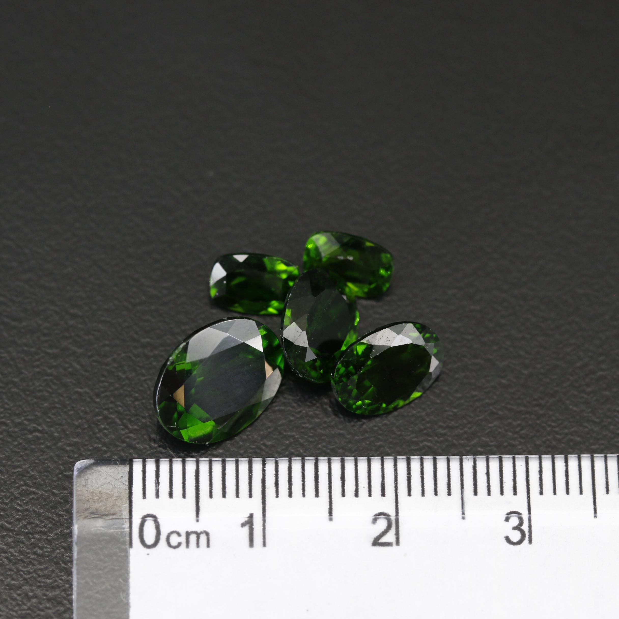 Loose 9.04 CTW Mixed Cut Diopsides