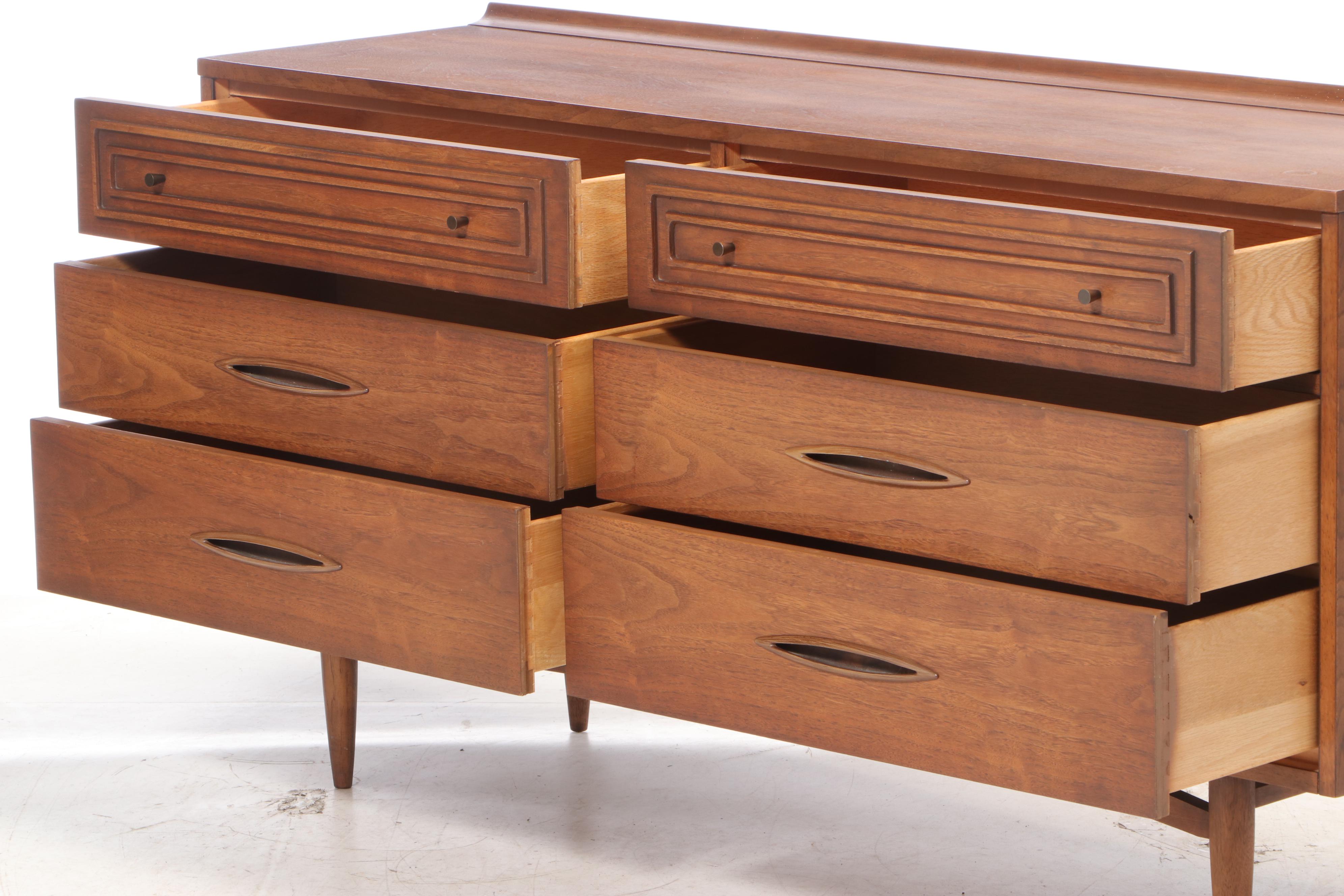 Broyhill Premier Mid Century Modern Walnut "Sculptra" Dresser