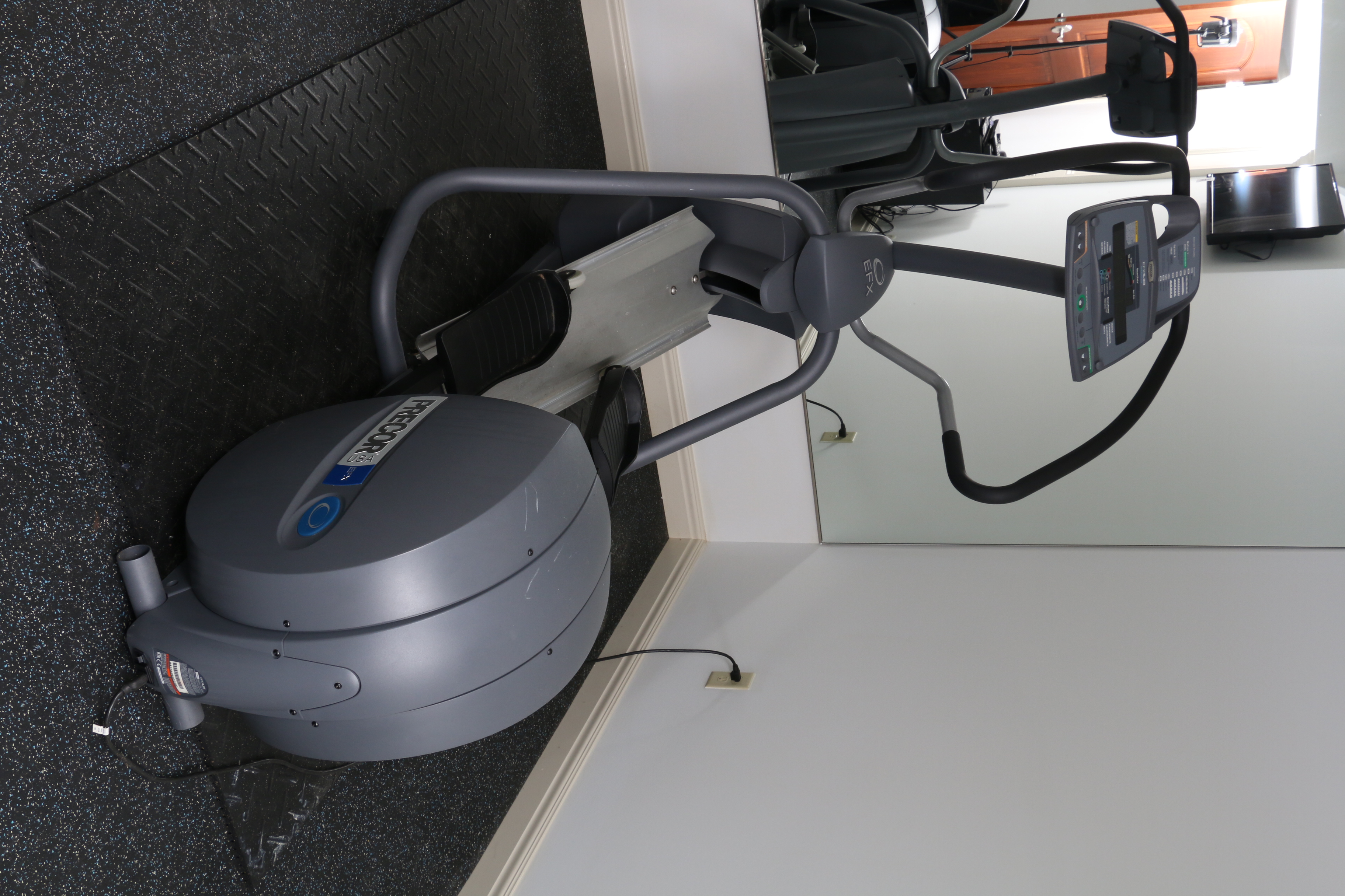 Precor EFX 5.23 Elliptical Trainer