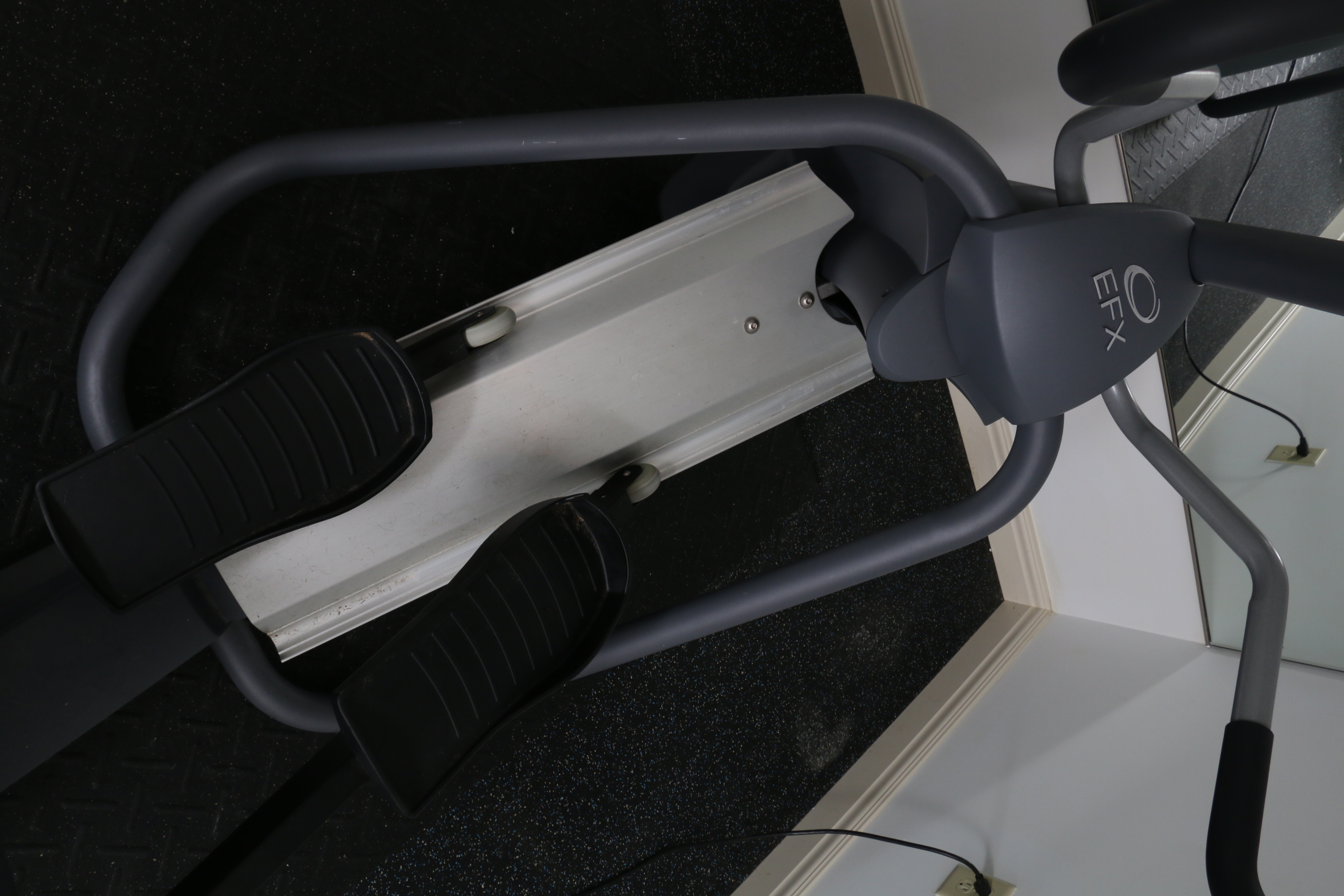 Precor EFX 5.23 Elliptical Trainer