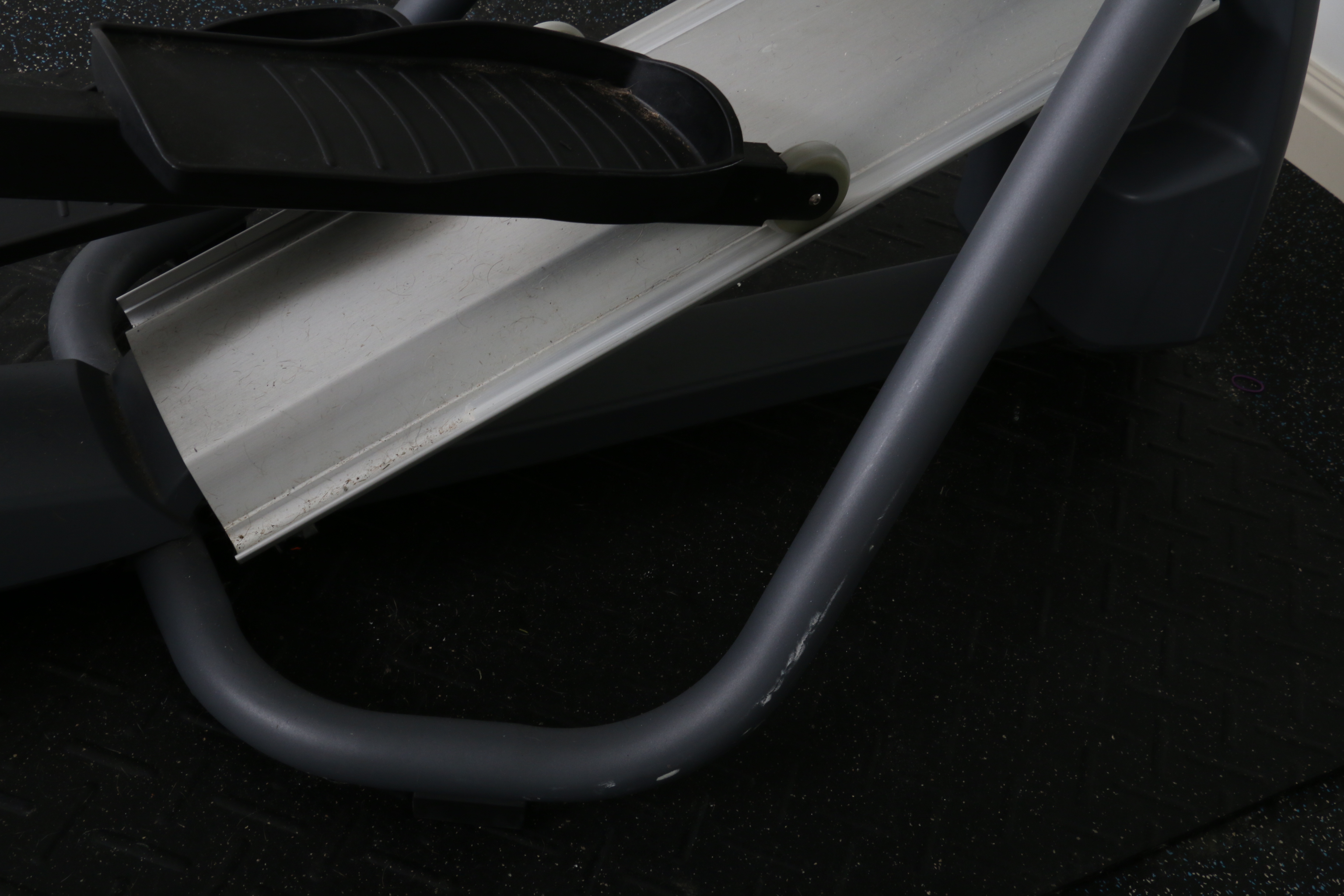 Precor EFX 5.23 Elliptical Trainer