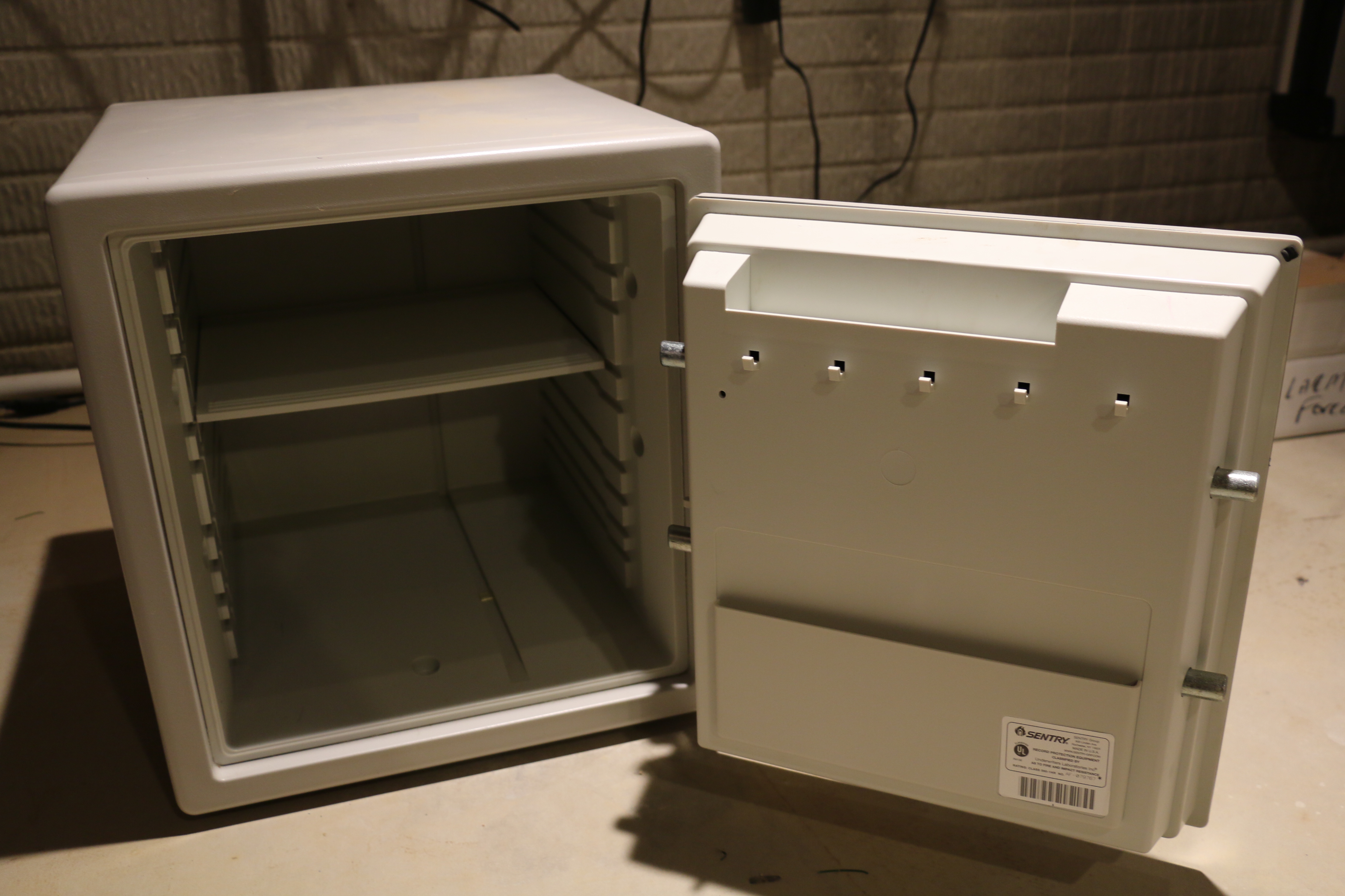 Sentry S3110 "Fire-Safe" Combination Safe