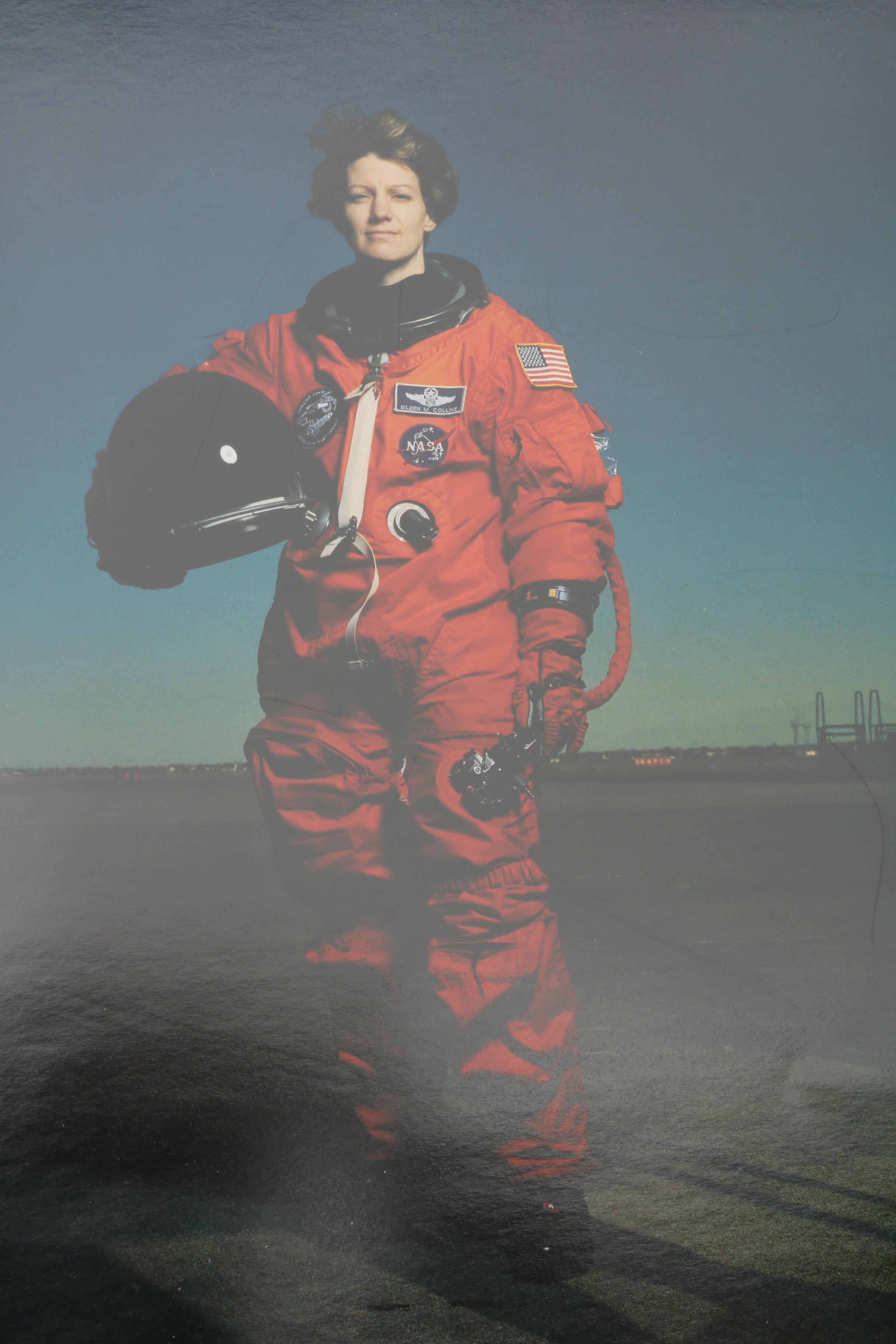 Annie Leibovitz Signed "Women" with First Printing "Photographs, 1970–1990"