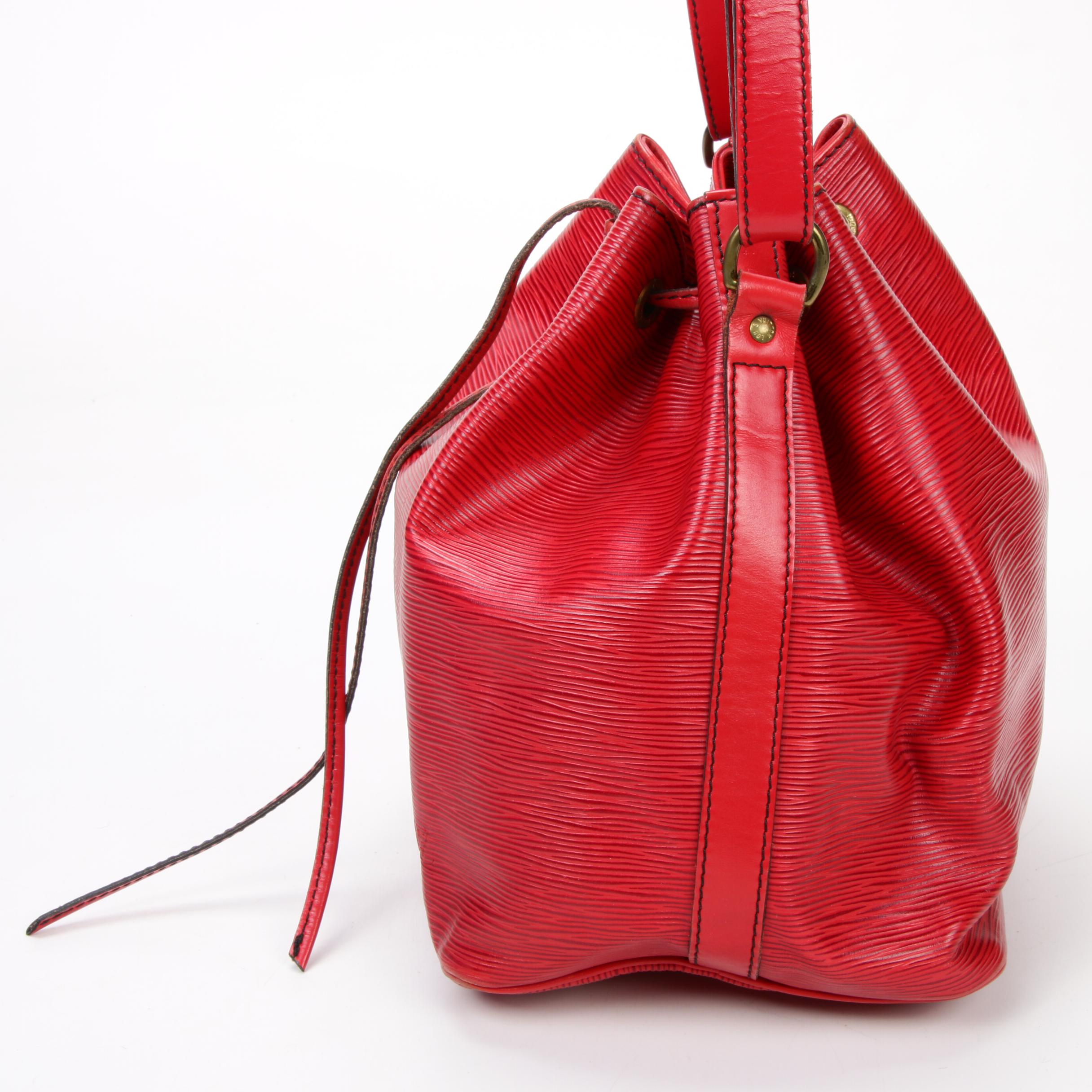 Louis Vuitton Petit Noe Bucket Bag in Red Epi Leather