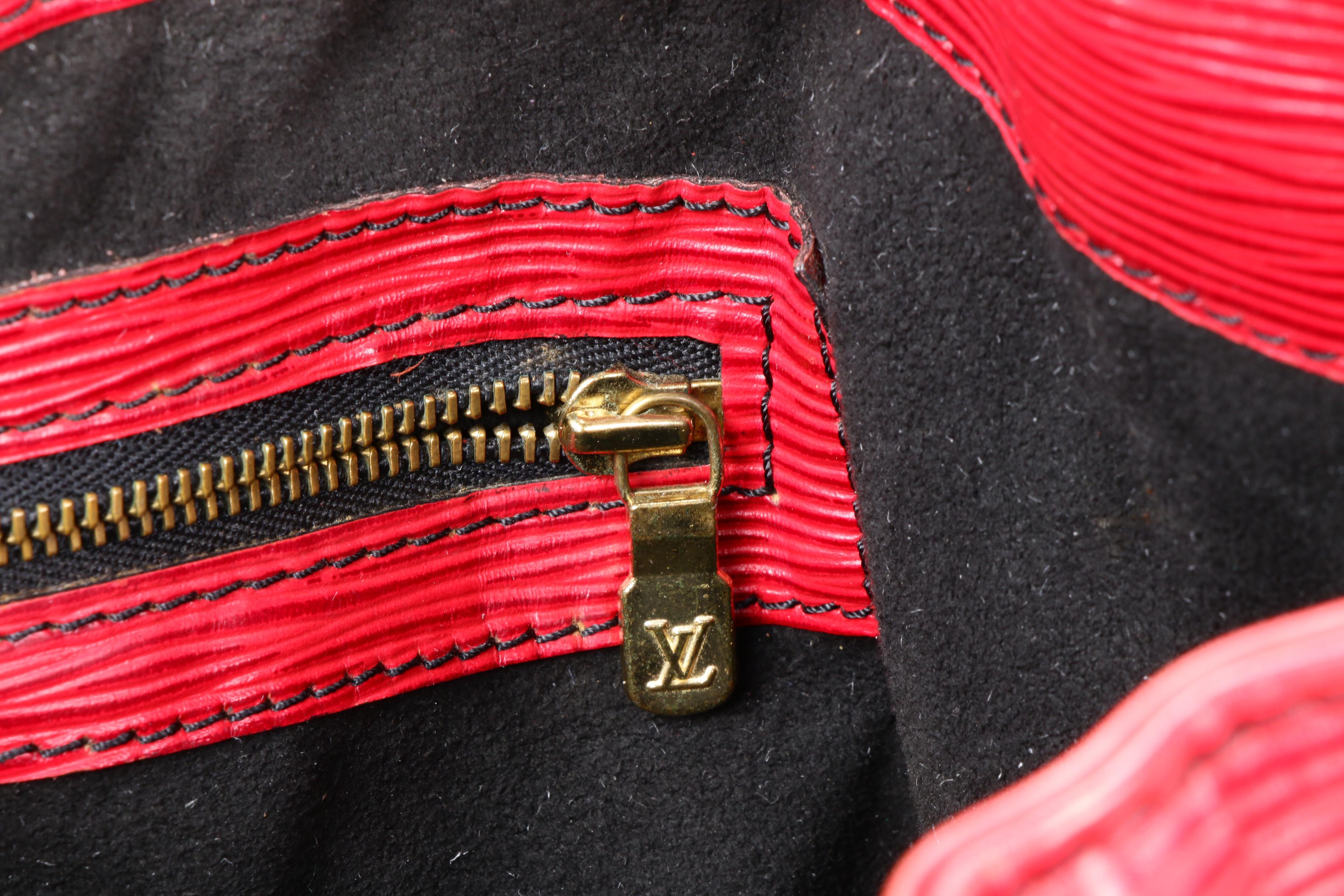 Louis Vuitton Petit Noe Bucket Bag in Red Epi Leather