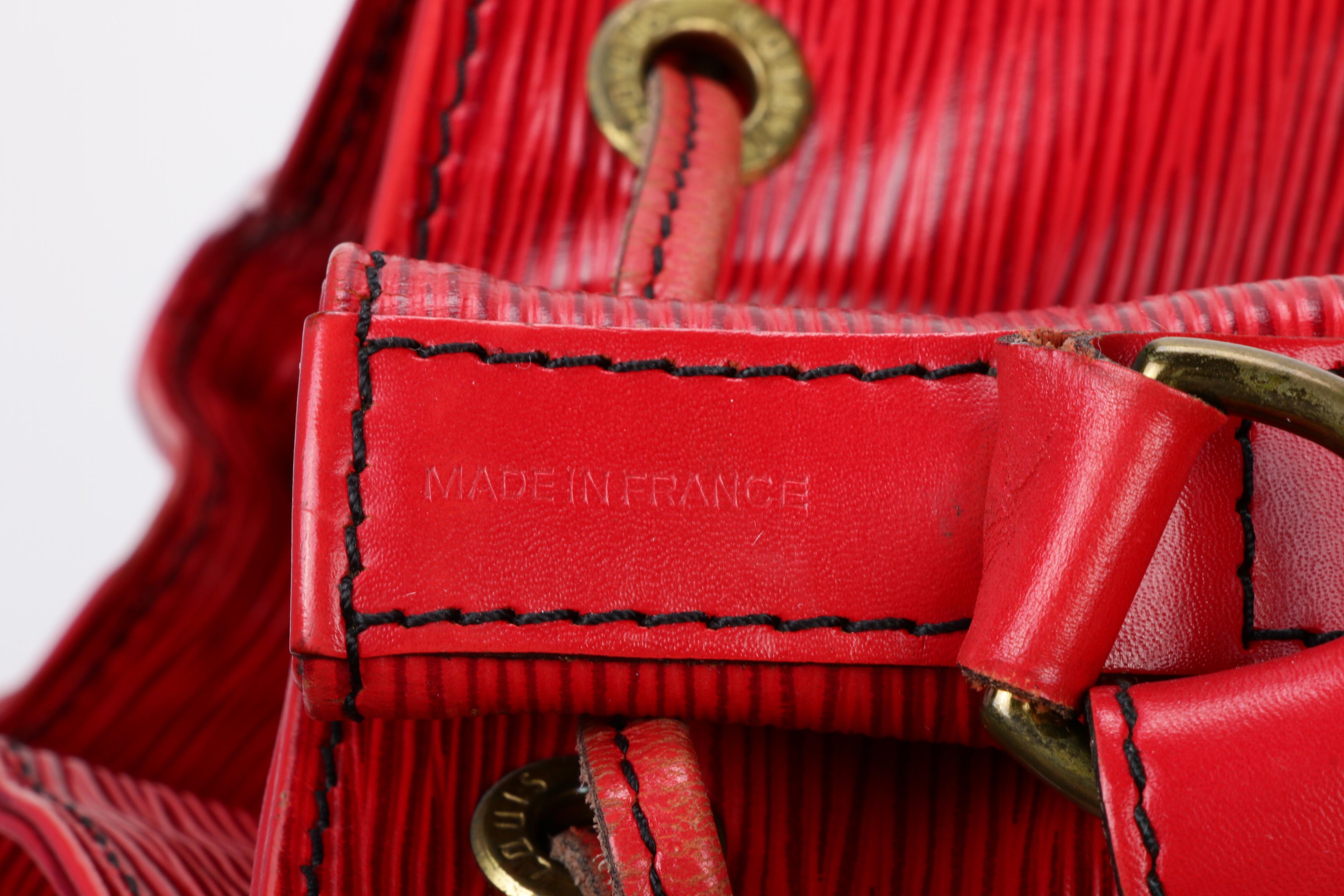 Louis Vuitton Petit Noe Bucket Bag in Red Epi Leather