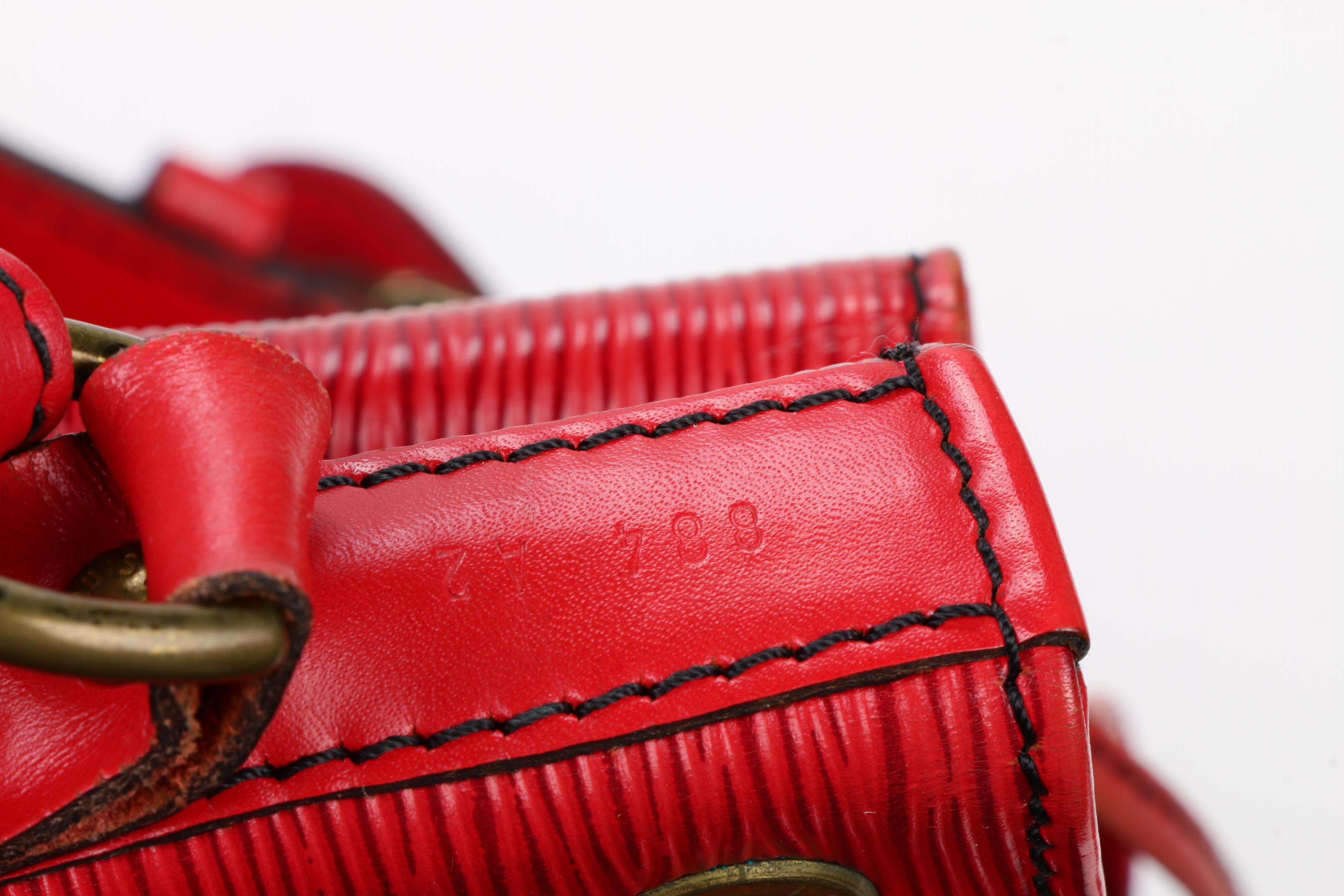 Louis Vuitton Petit Noe Bucket Bag in Red Epi Leather