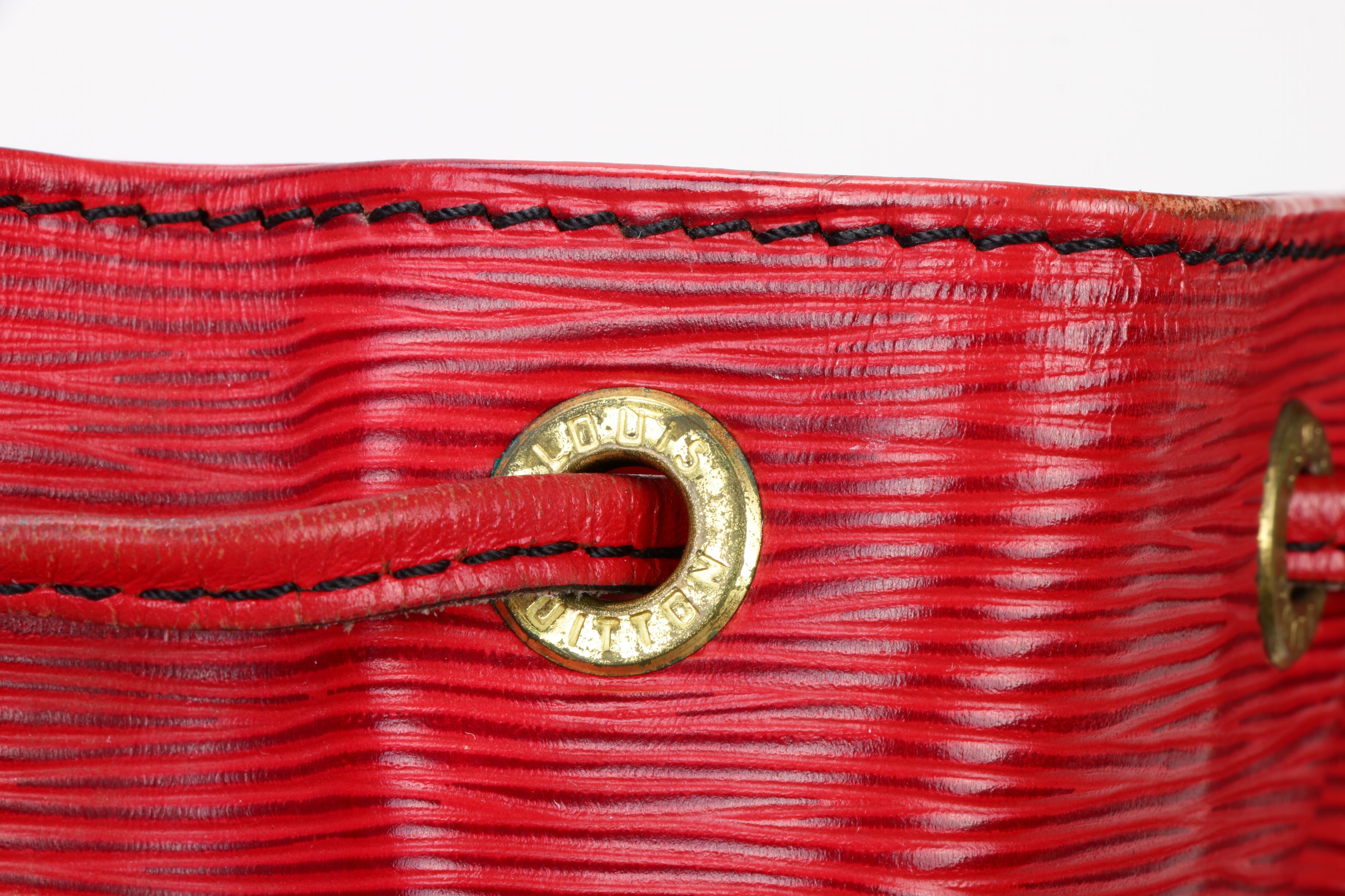 Louis Vuitton Petit Noe Bucket Bag in Red Epi Leather