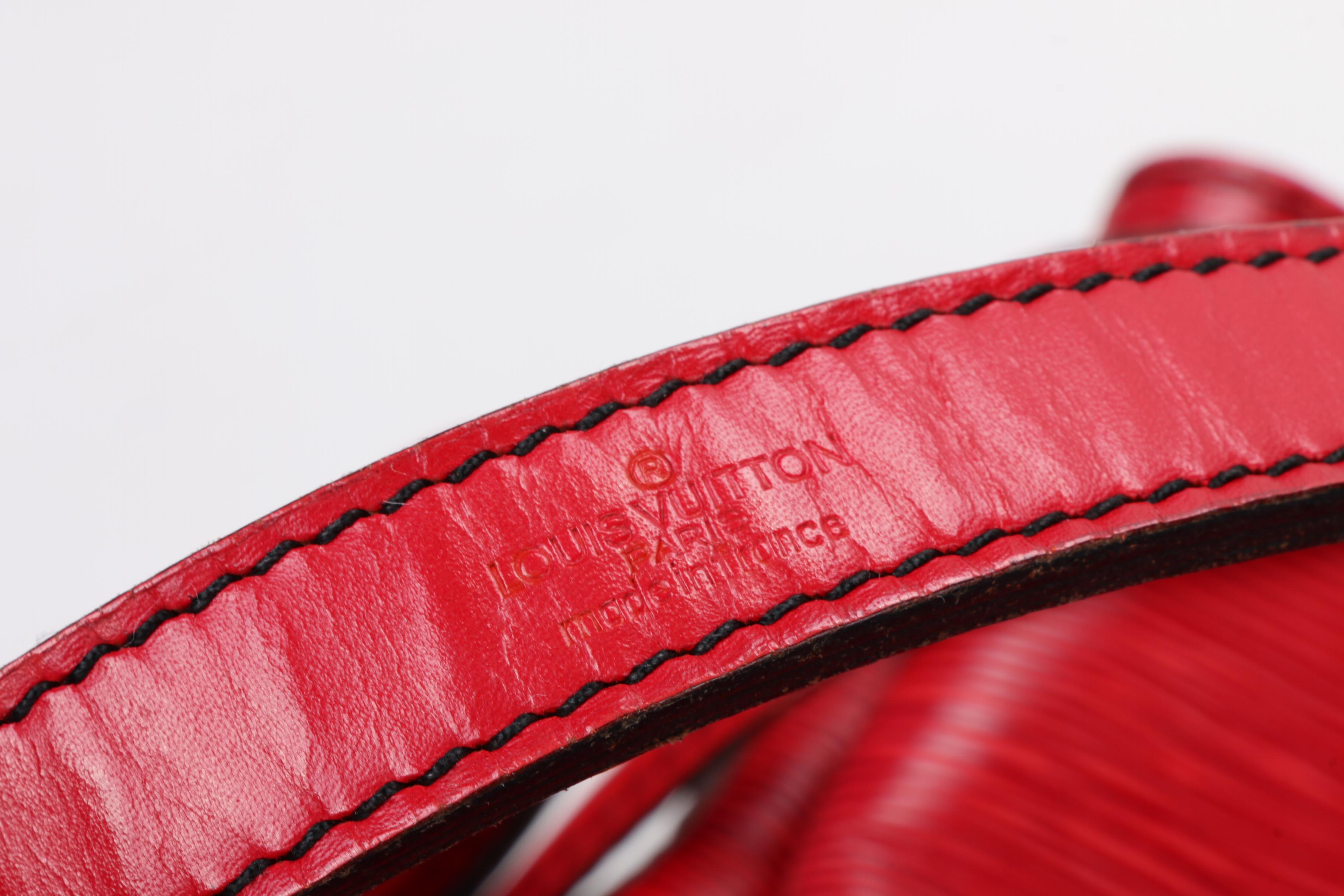 Louis Vuitton Petit Noe Bucket Bag in Red Epi Leather