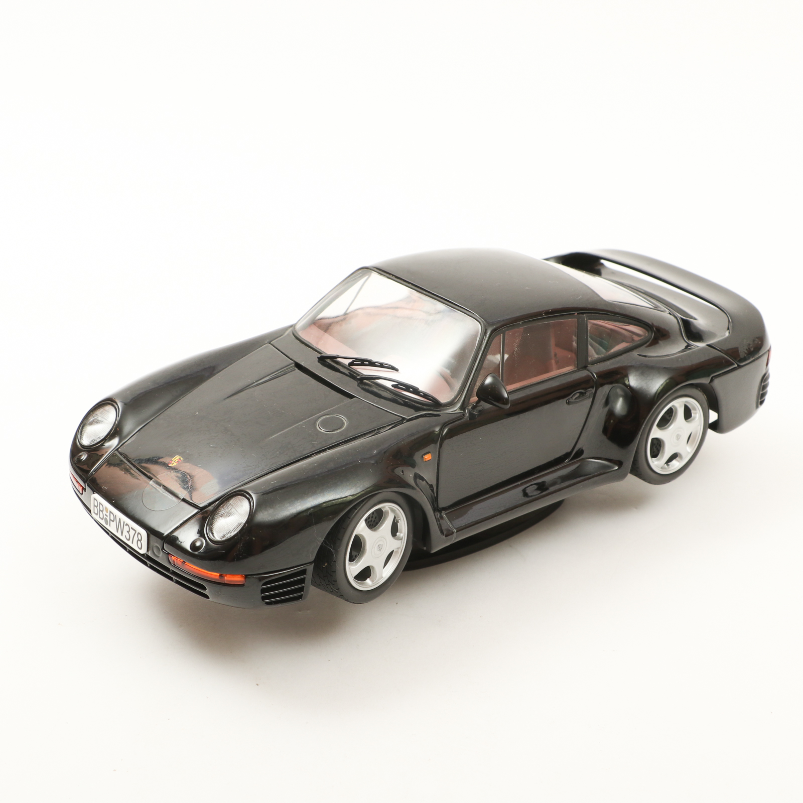 Maisto Diecast Replica Model Cars Including Porsche Cayenne Turbo