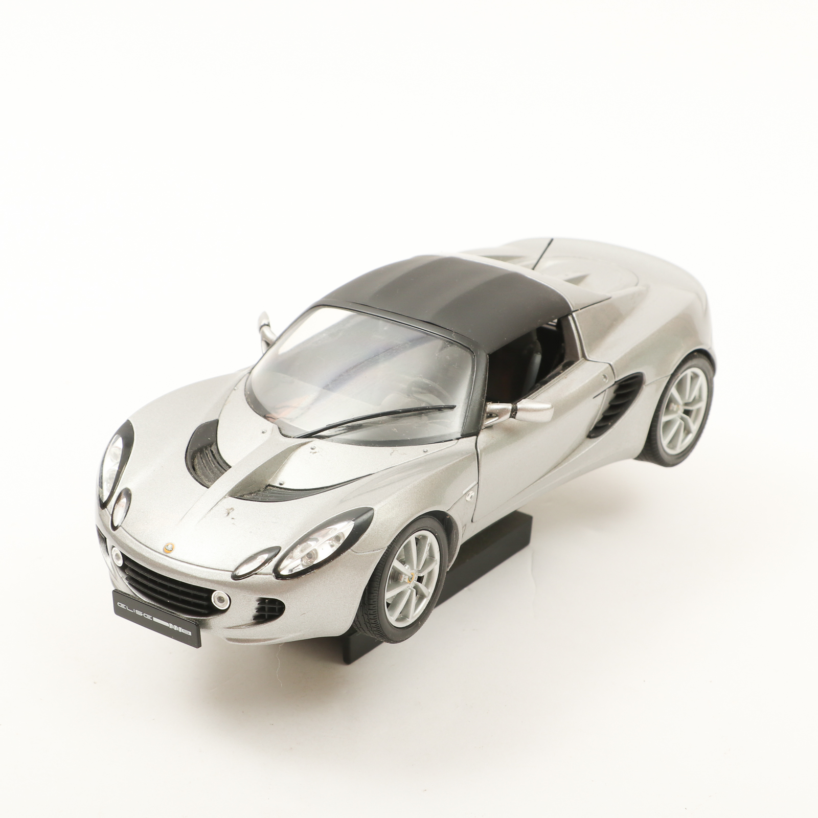 Maisto Diecast Replica Model Cars Including Porsche Cayenne Turbo