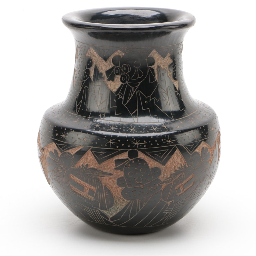 Delawepi Hopi Sgrafito Pottery Vase, Late 20th Century